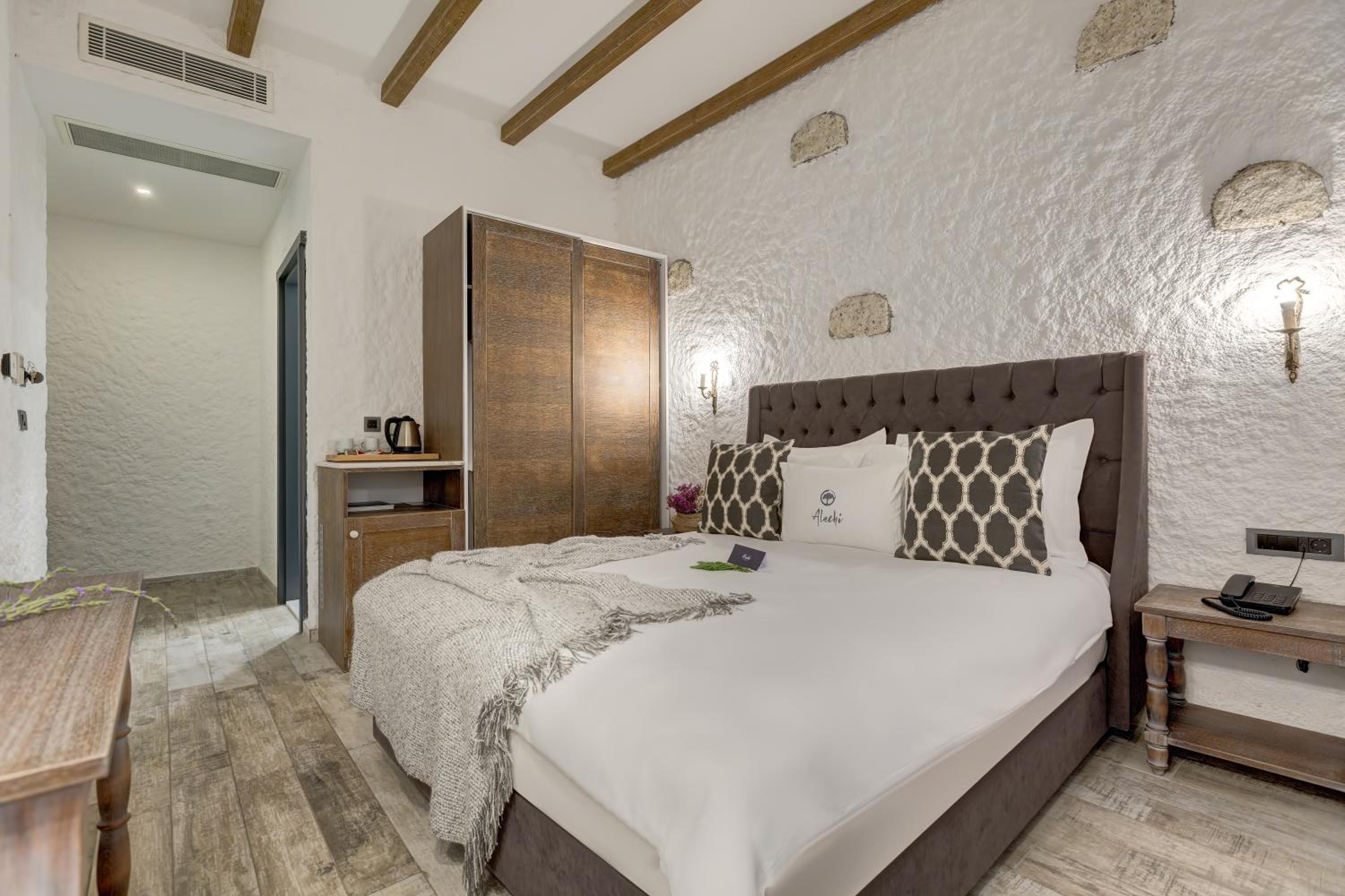 Standard Double Room photo 2
