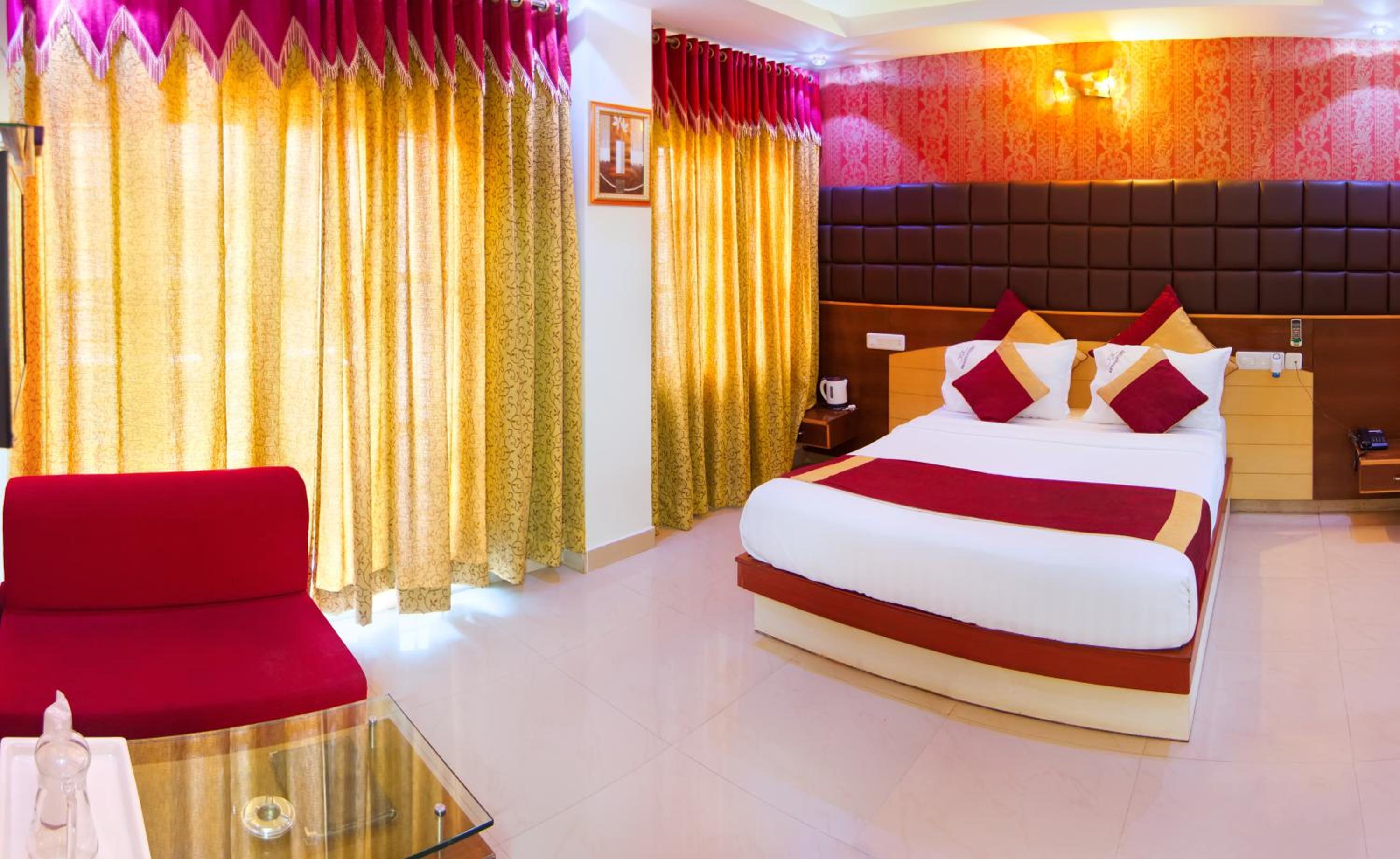 Signature Suite - Photo 15