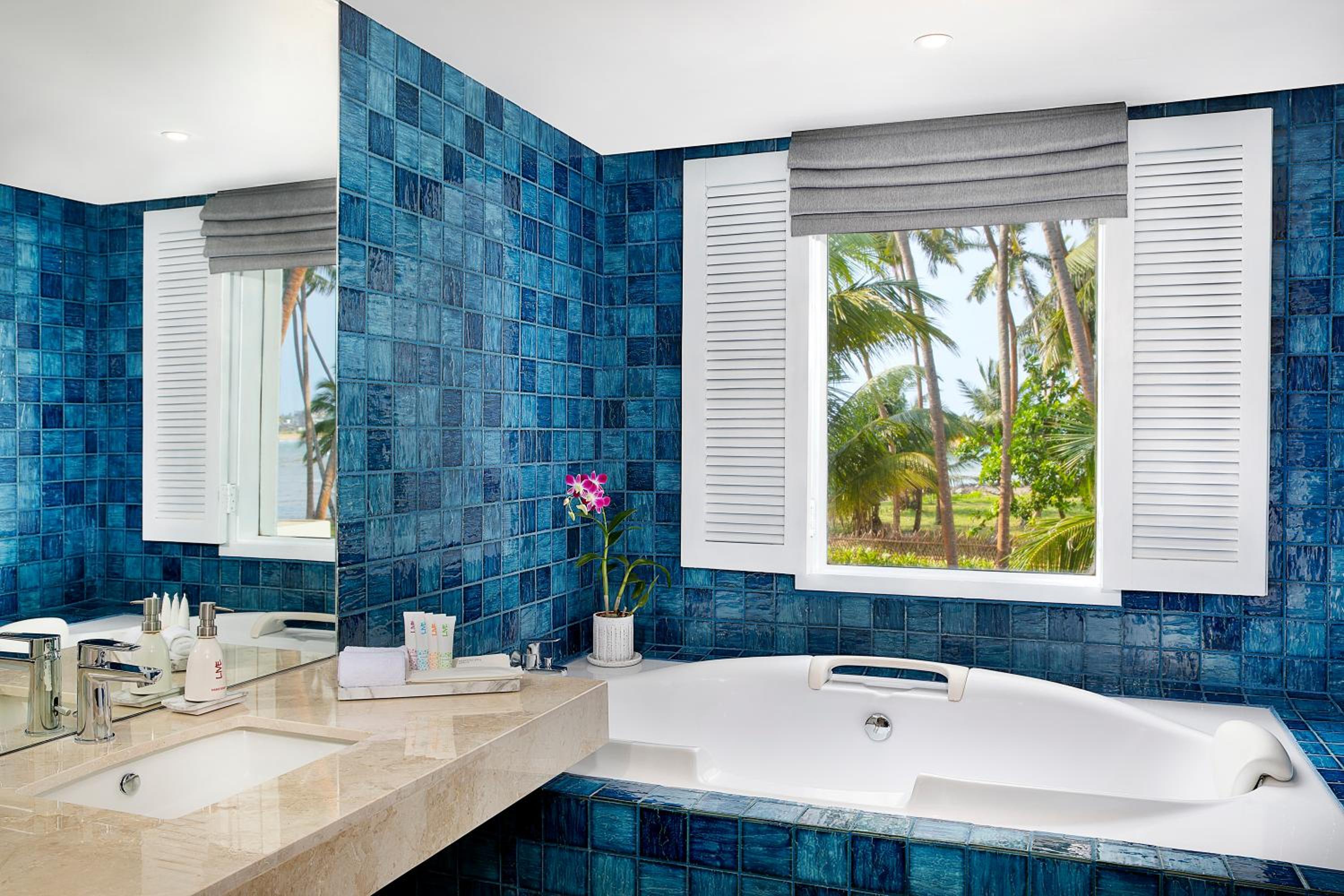 Ocean View Suite - Photo 5