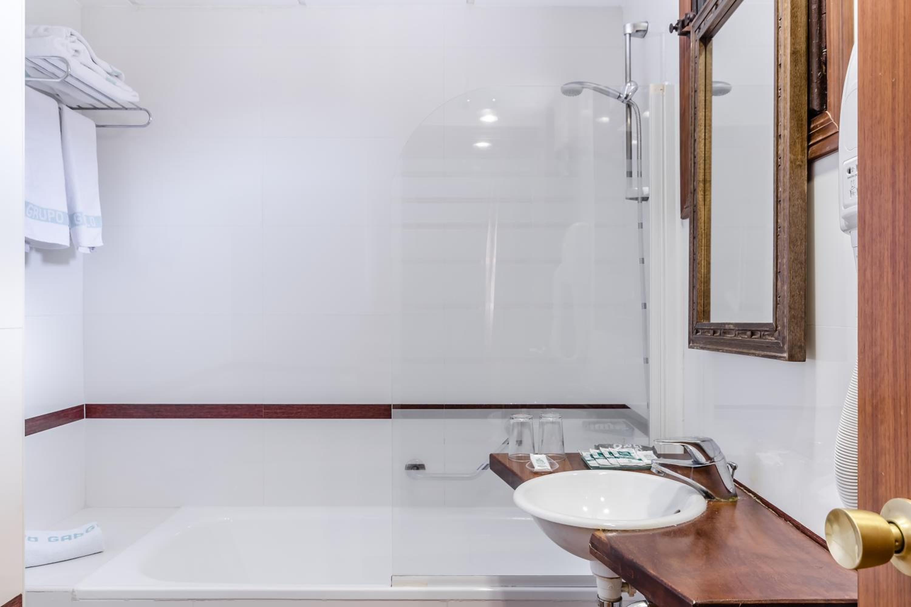 Double Room with Panoramic View - Photo 4