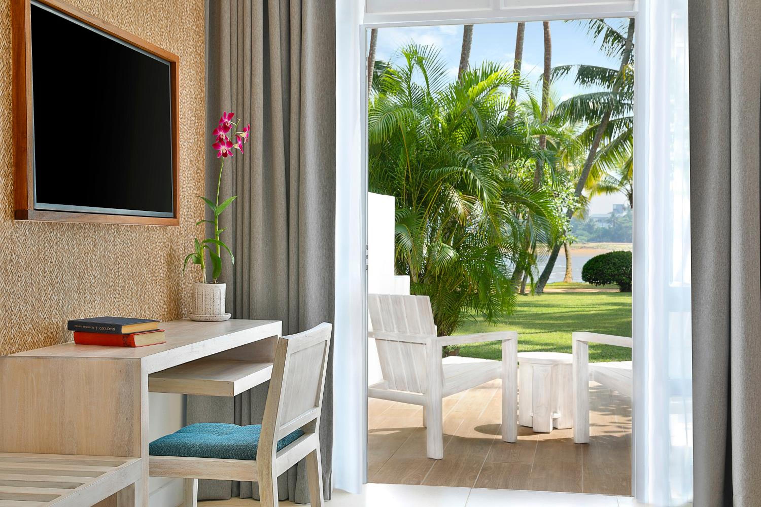 Deluxe Ocean View Room - Photo 6