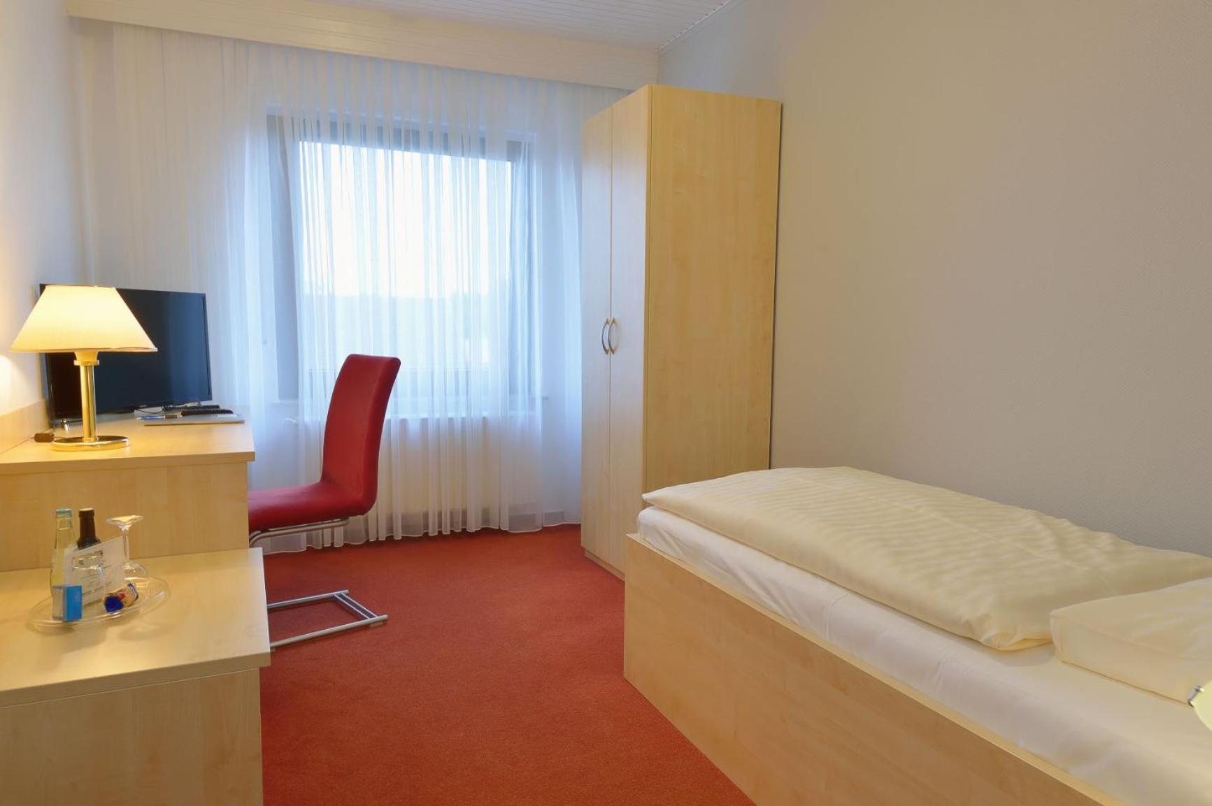 Single Room photo 2