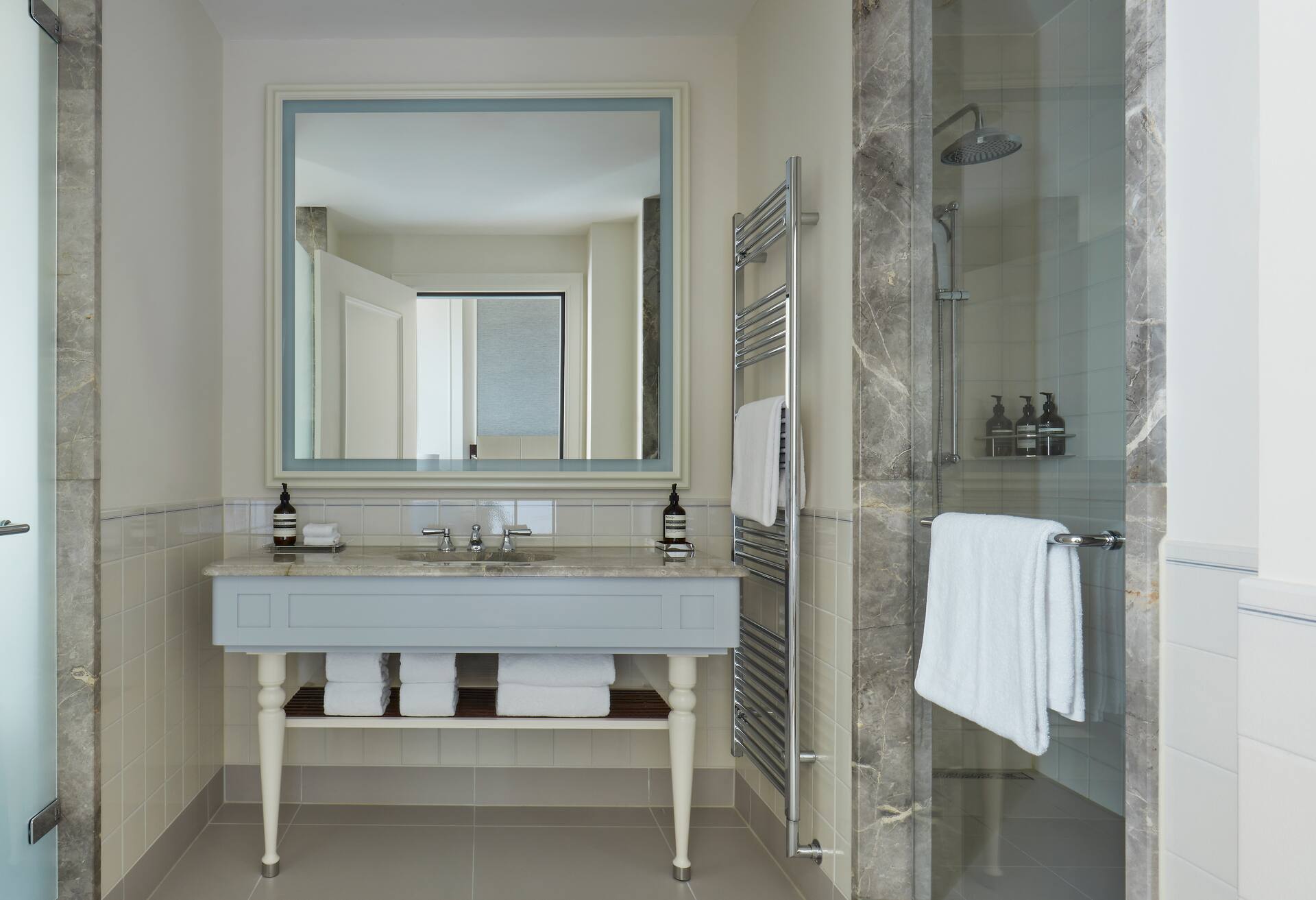 King Superior Room