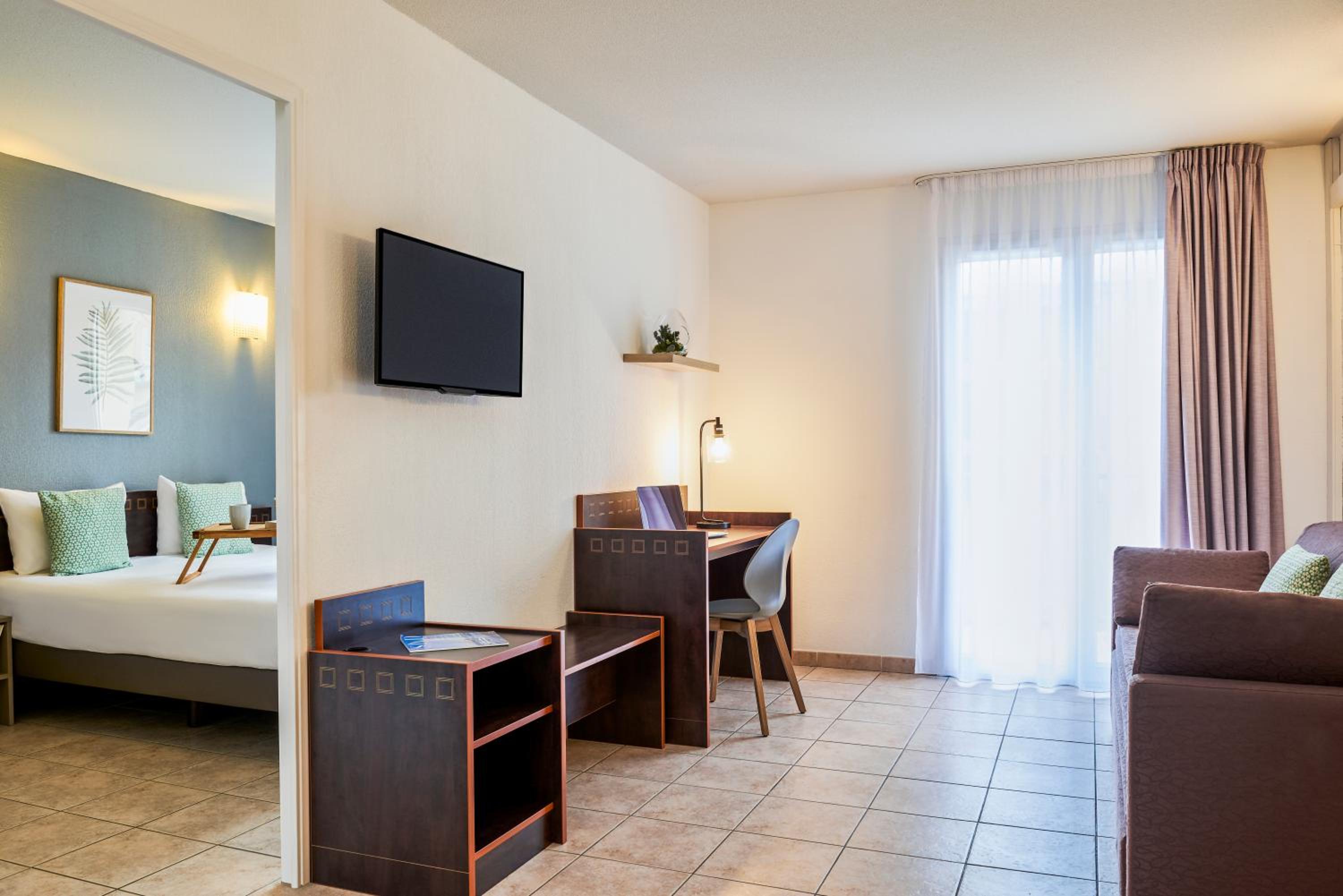 One-Bedroom Apartment with Balcony (4 Adults) - Photo 2