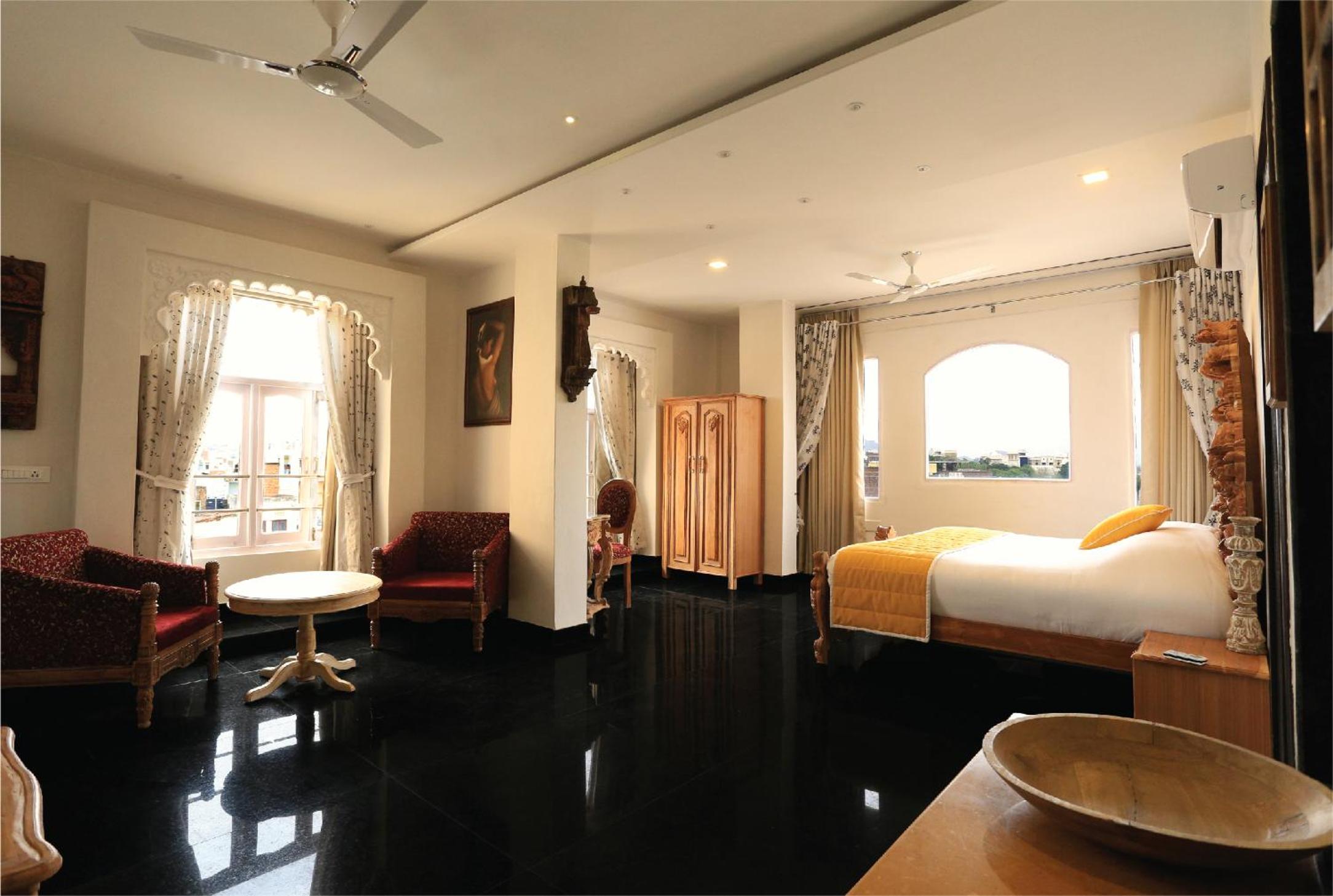Palace Suite - Photo 10