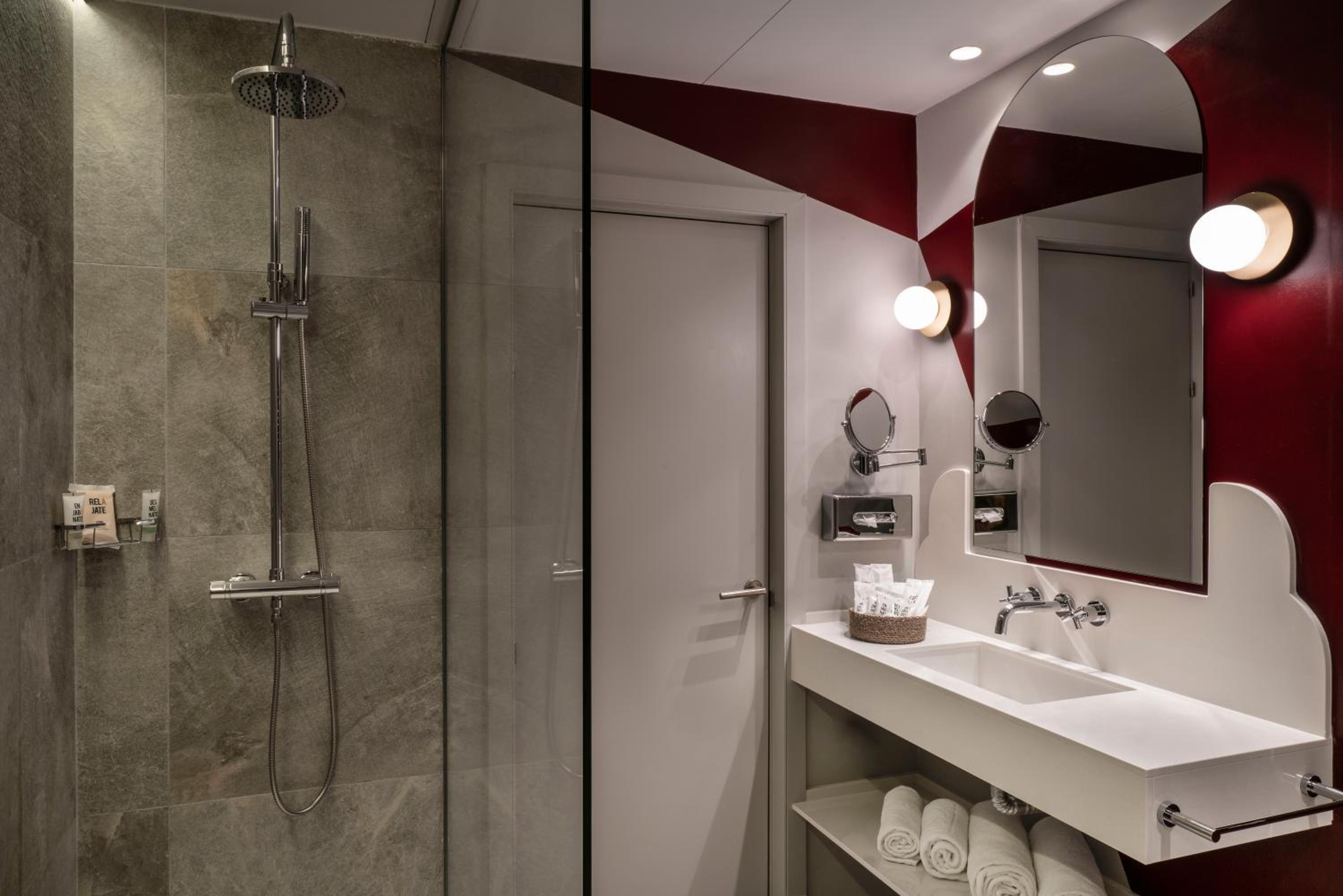 Vincci Room