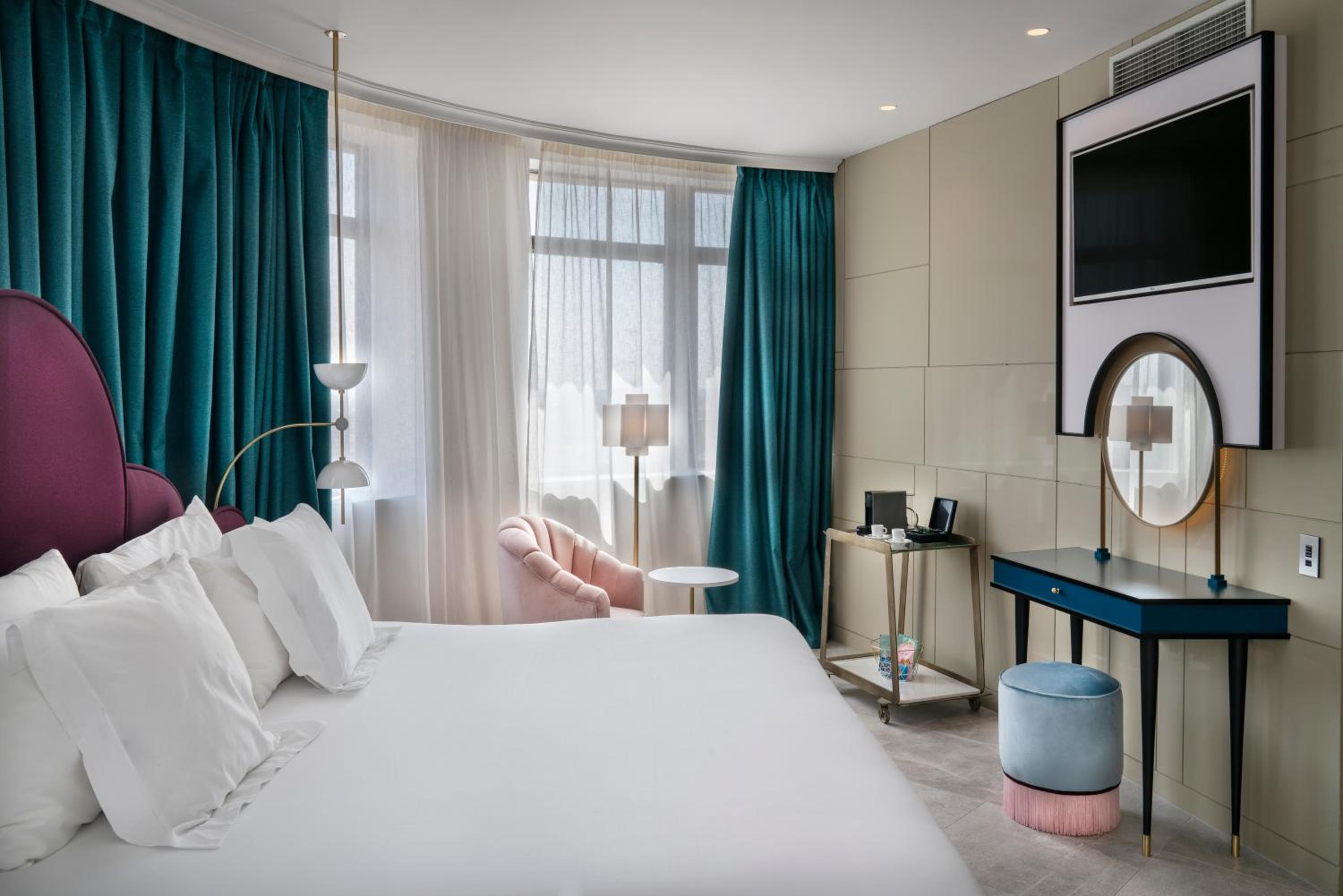 Deluxe Double Room with Gran Via Views