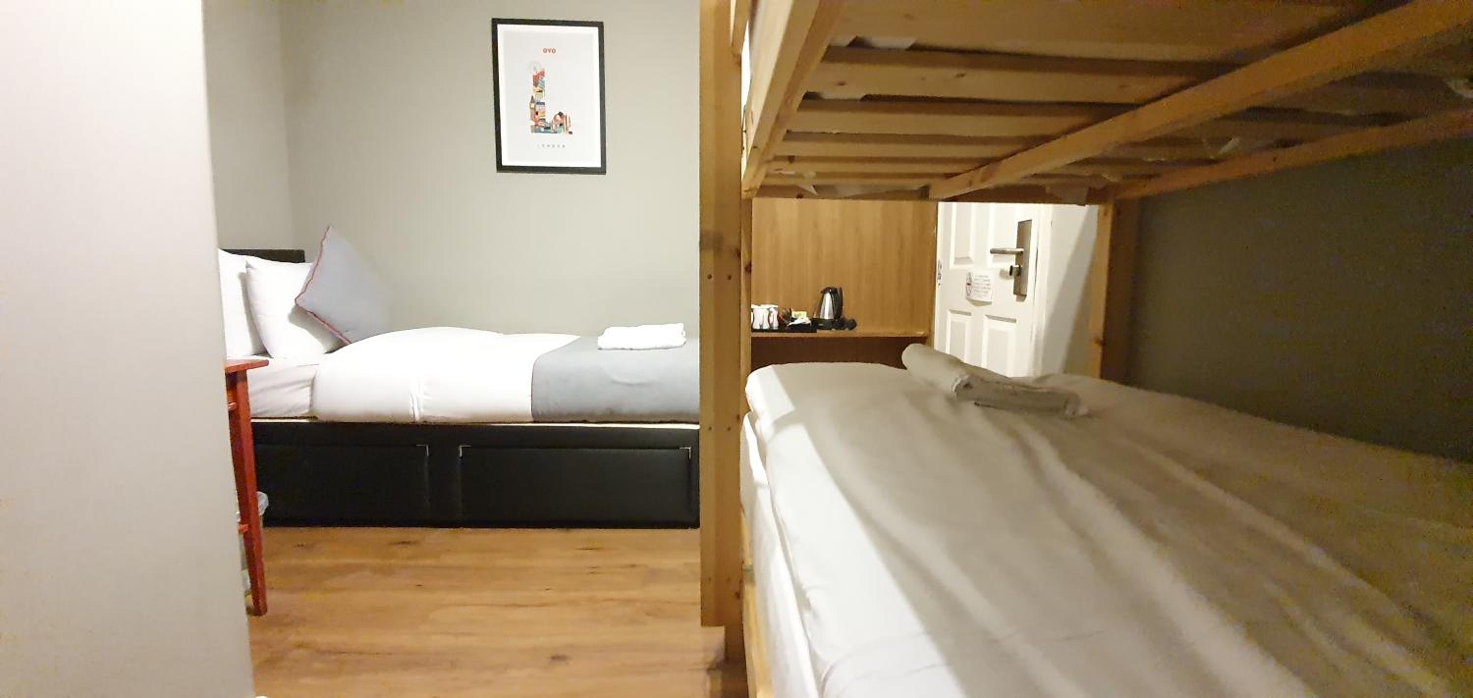 Economy Triple Room photo 3