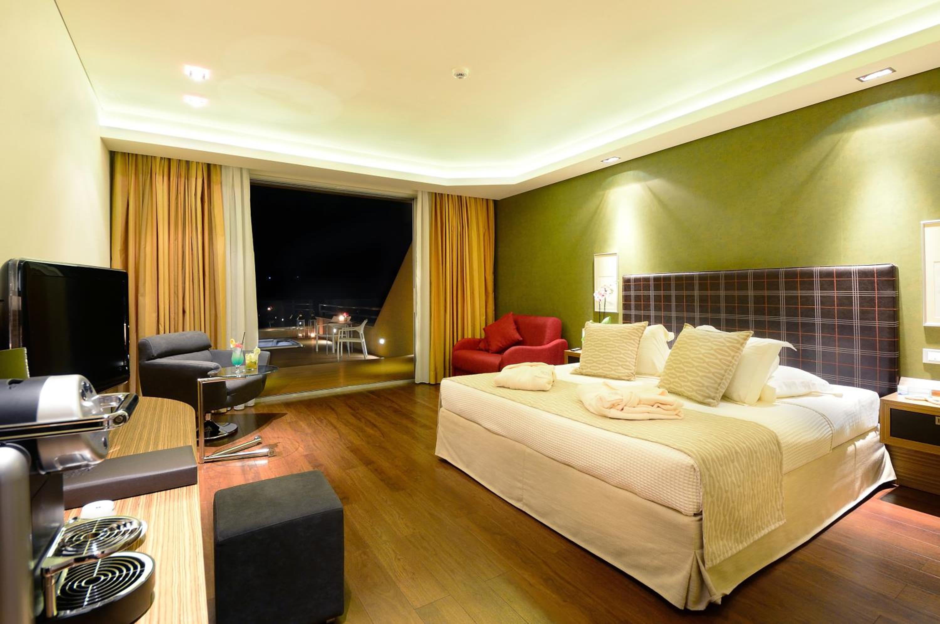 Royal Double or Twin Room with Sea View & Outdoor Spa Bath