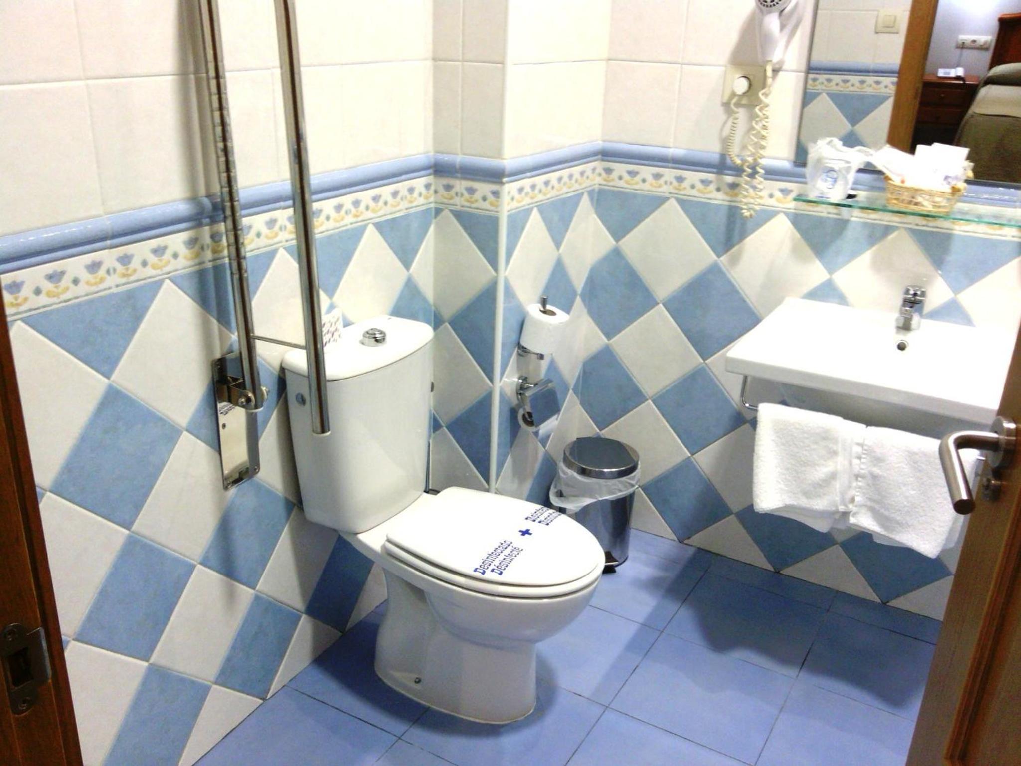 Double Room - Disability Access - Photo 2