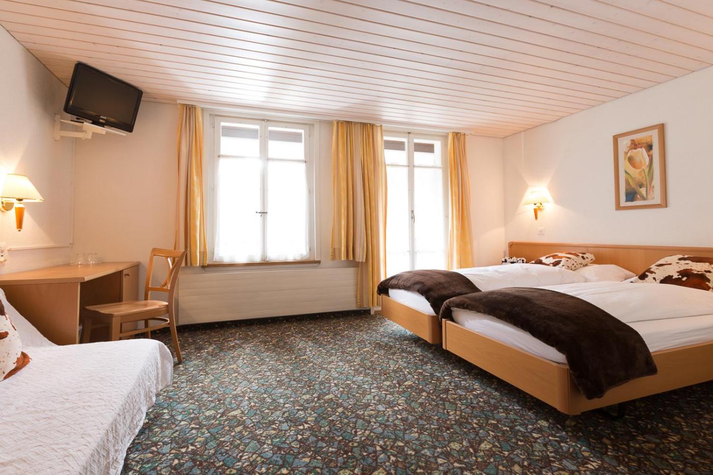 Triple Room with Balcony and Mountain View