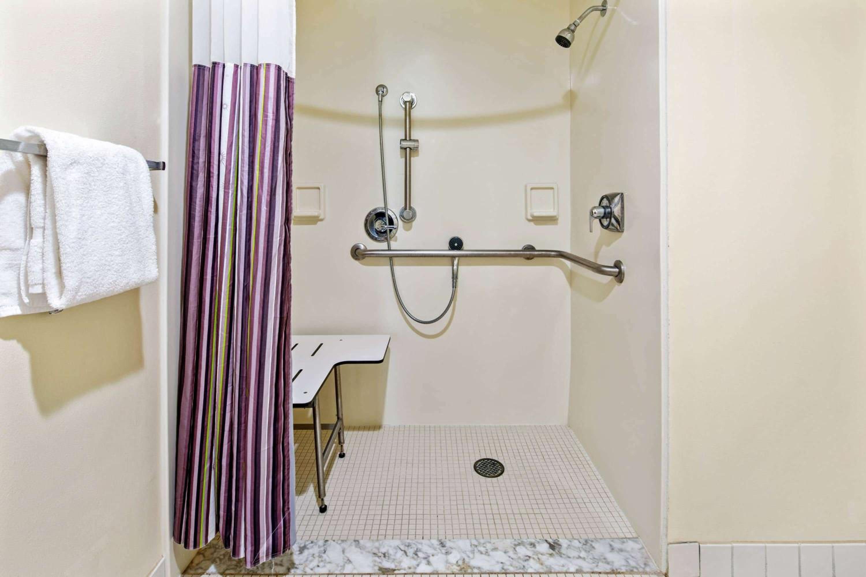 Single Room - Disability Access - Photo 4
