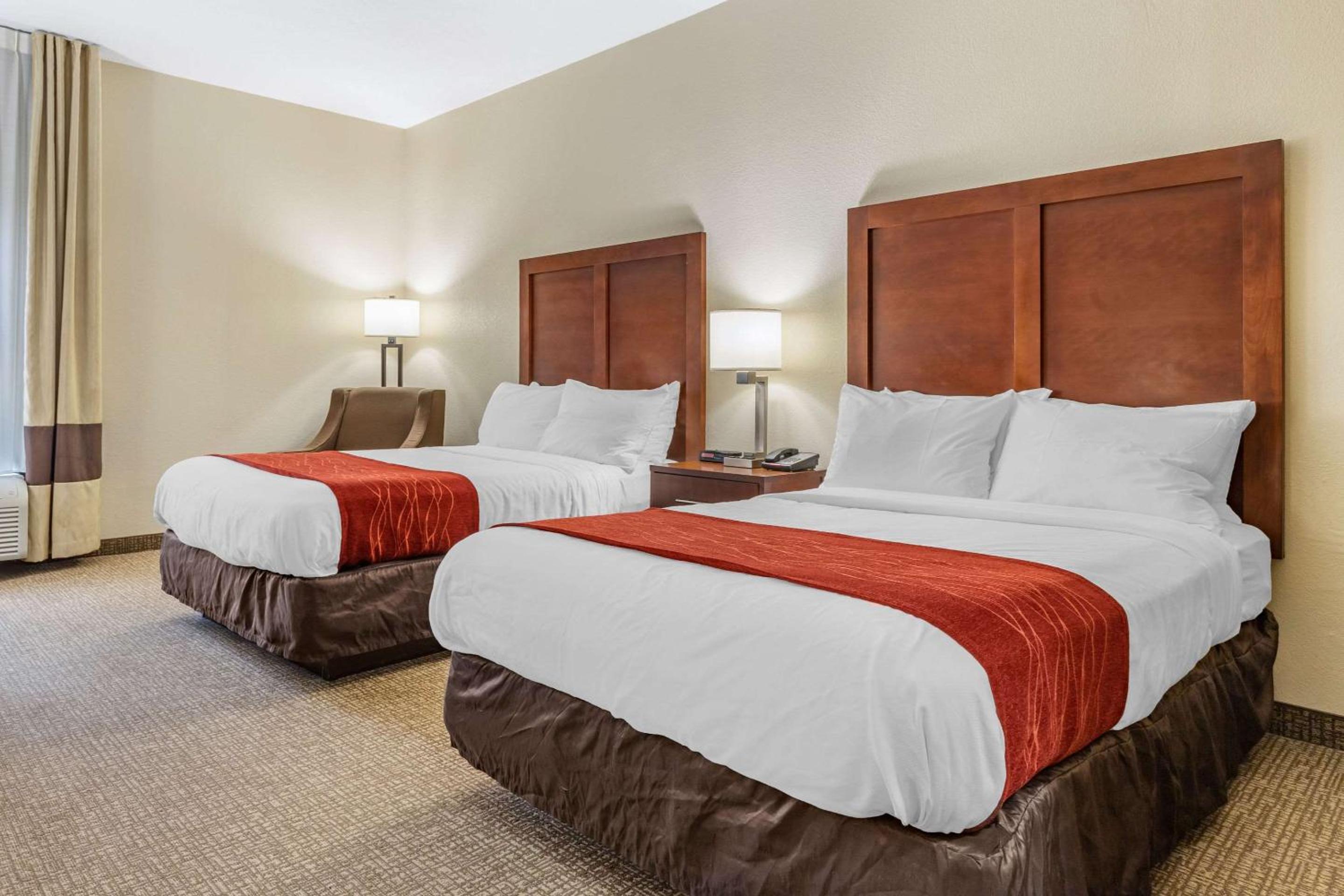 Double Room with Two Double Beds - Non-Smoking - Photo 1