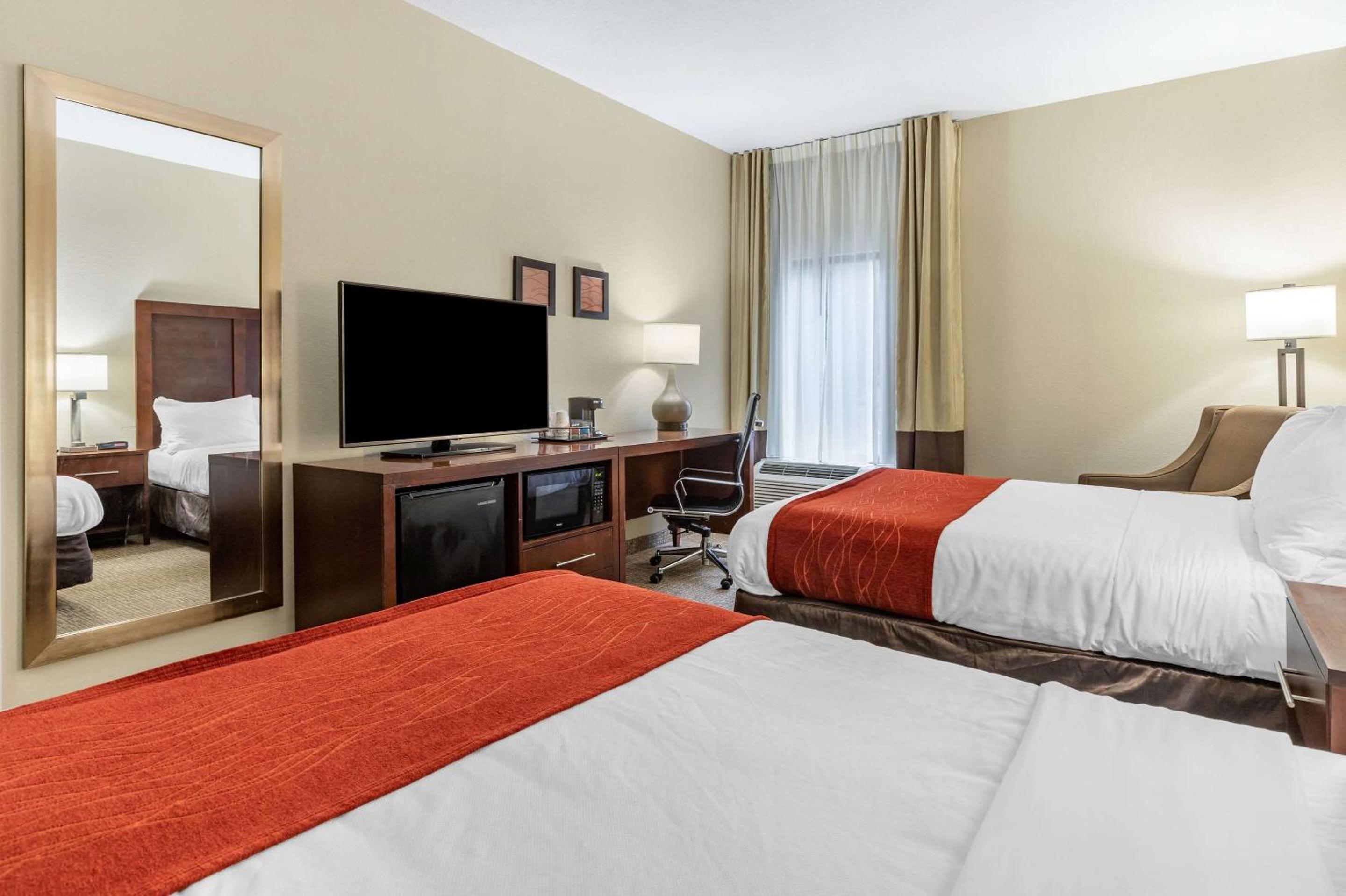 Double Room with Two Double Beds - Non-Smoking - Photo 2