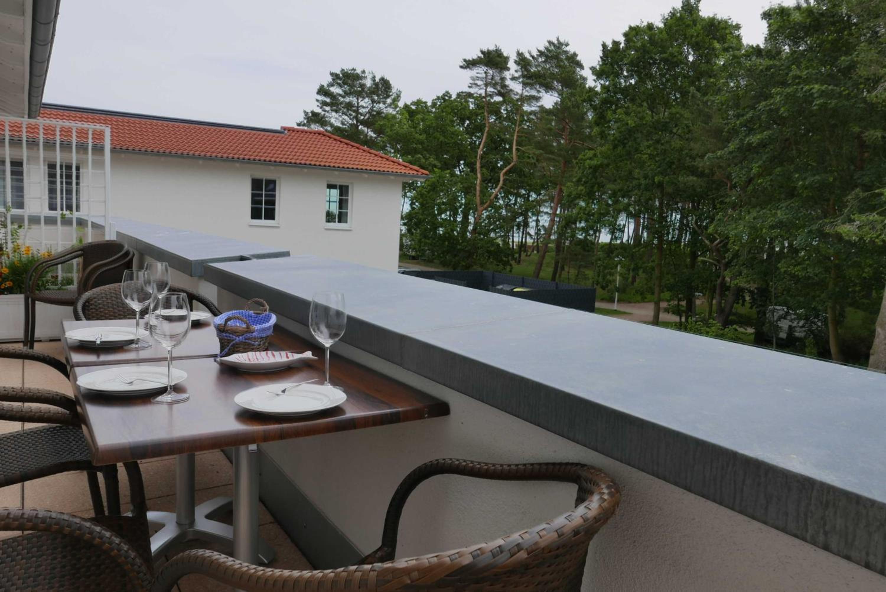 Two-Bedroom Apartment with Balcony photo 2