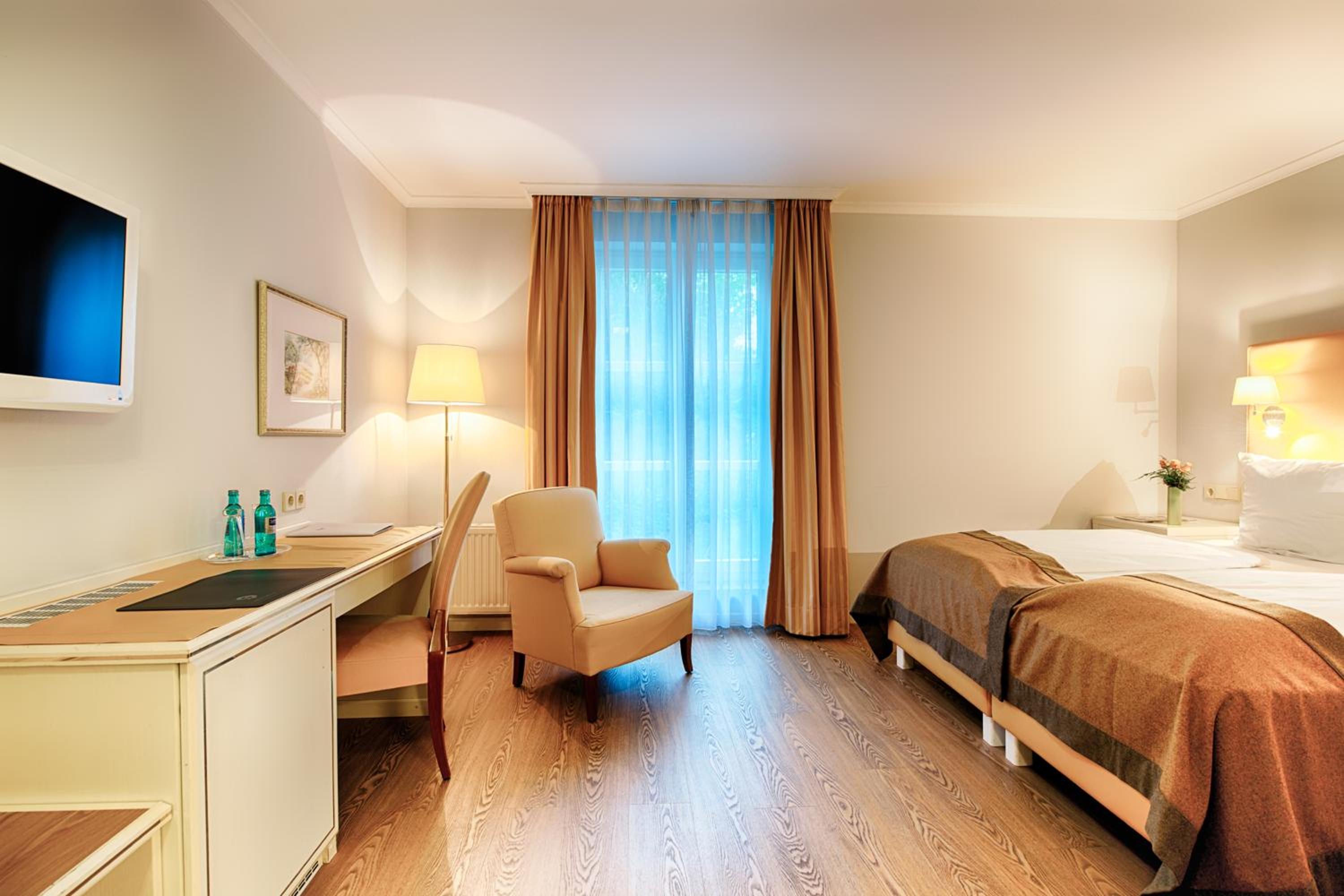 Business Double Room - Photo 5