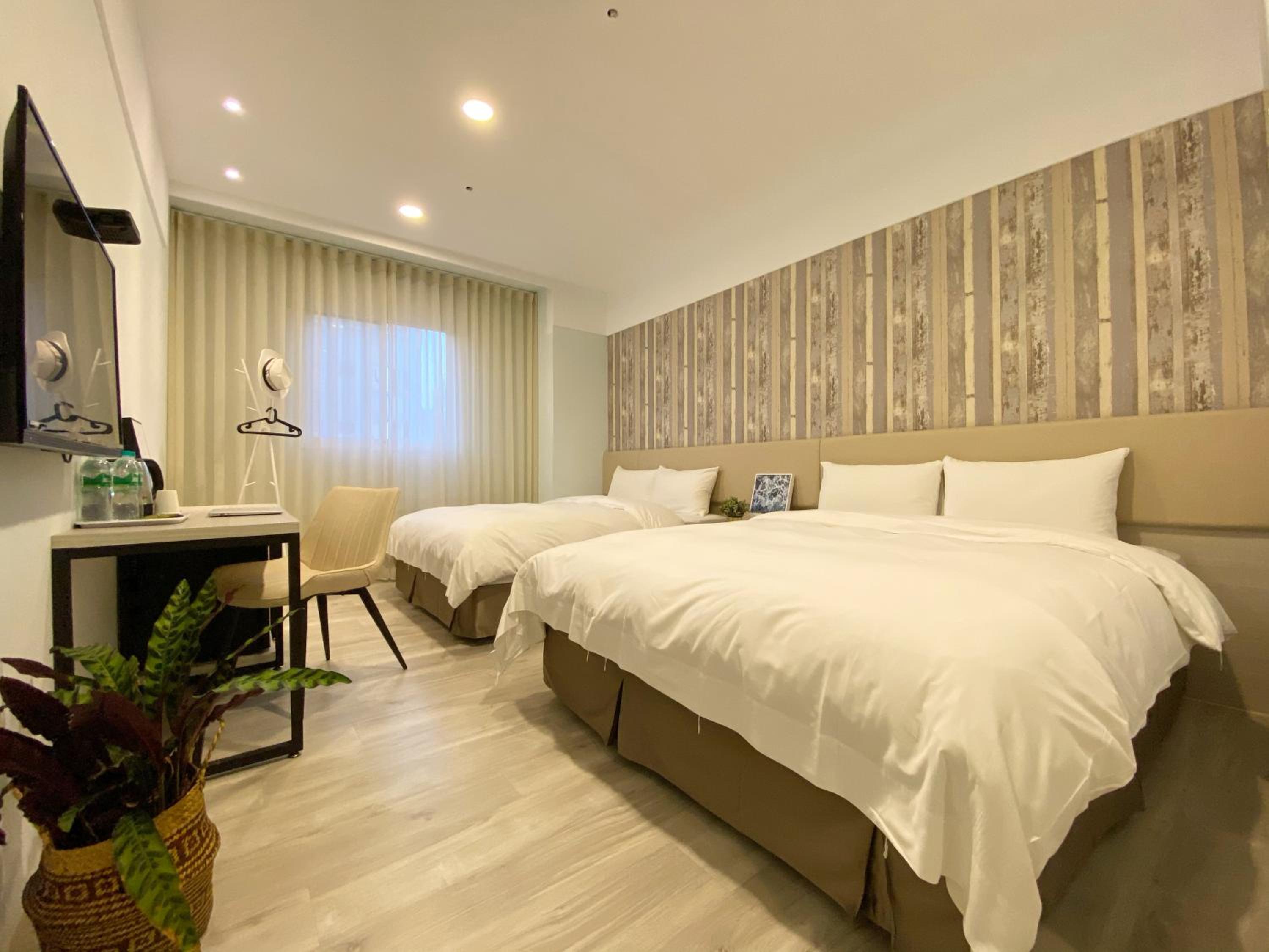 Deluxe Quadruple Room - Photo 5