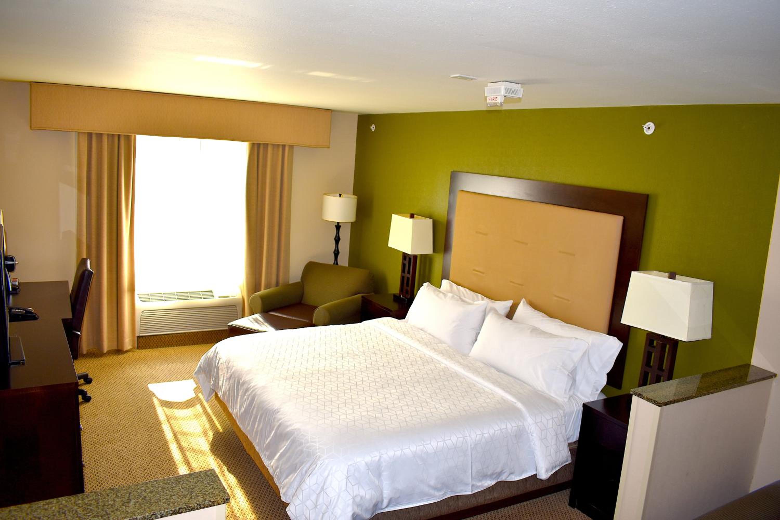 Standard King Room - Photo 2
