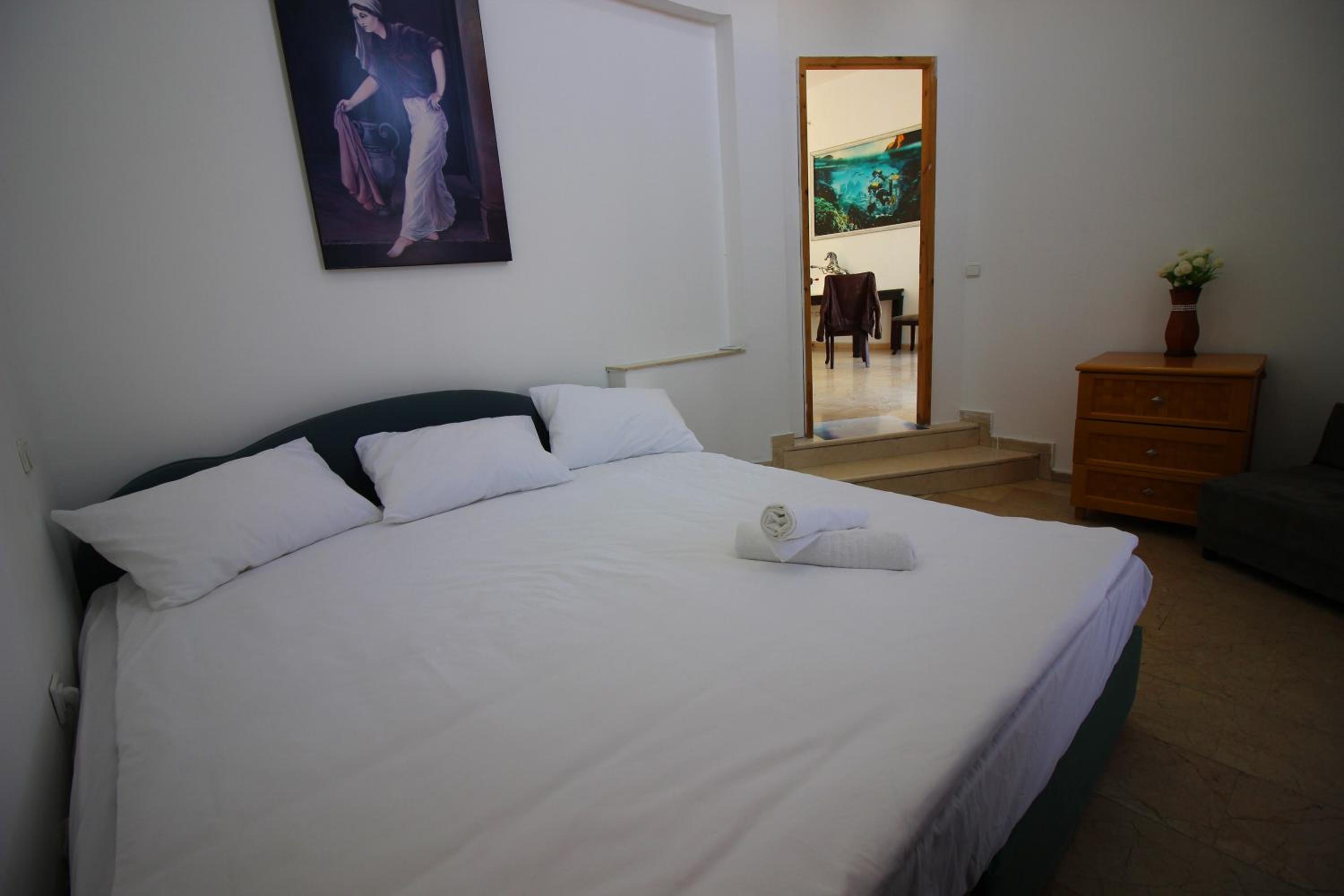 Double Room with Shared Bathroom photo 3