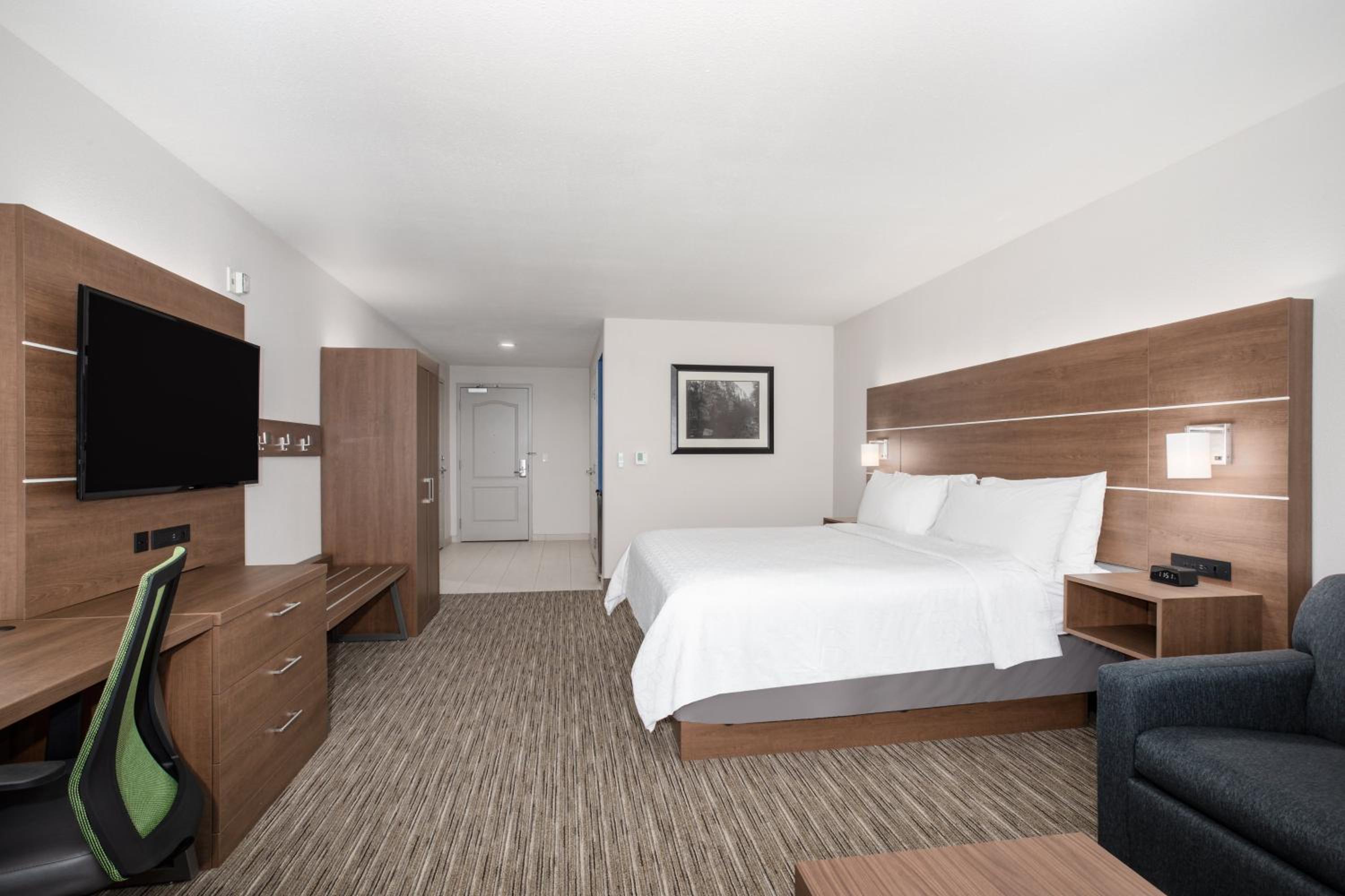 Double Suite - Mobility Access Tub/Non-Smoking - Photo 1