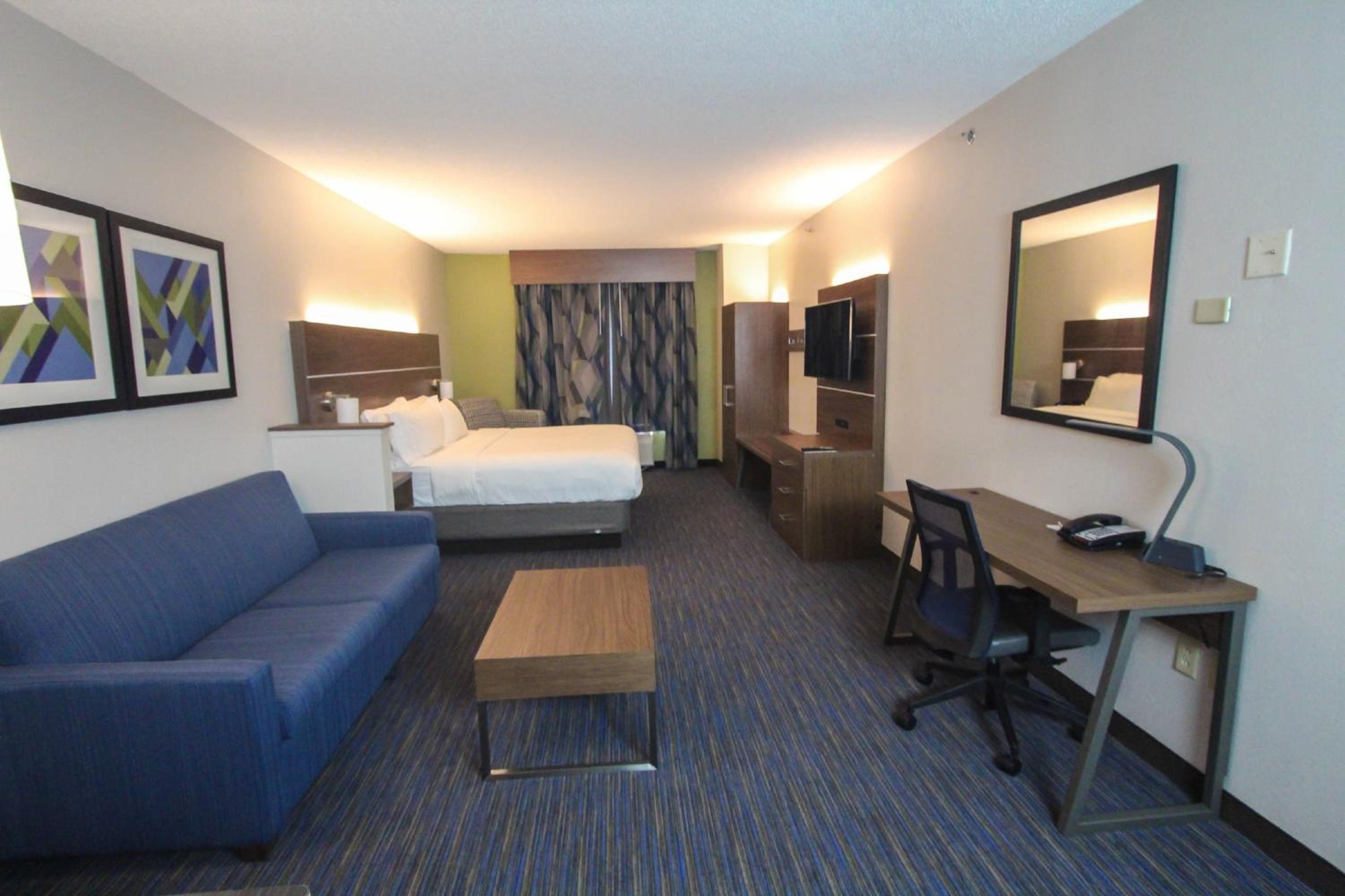 King Suite with Sofa Bed - Photo 3