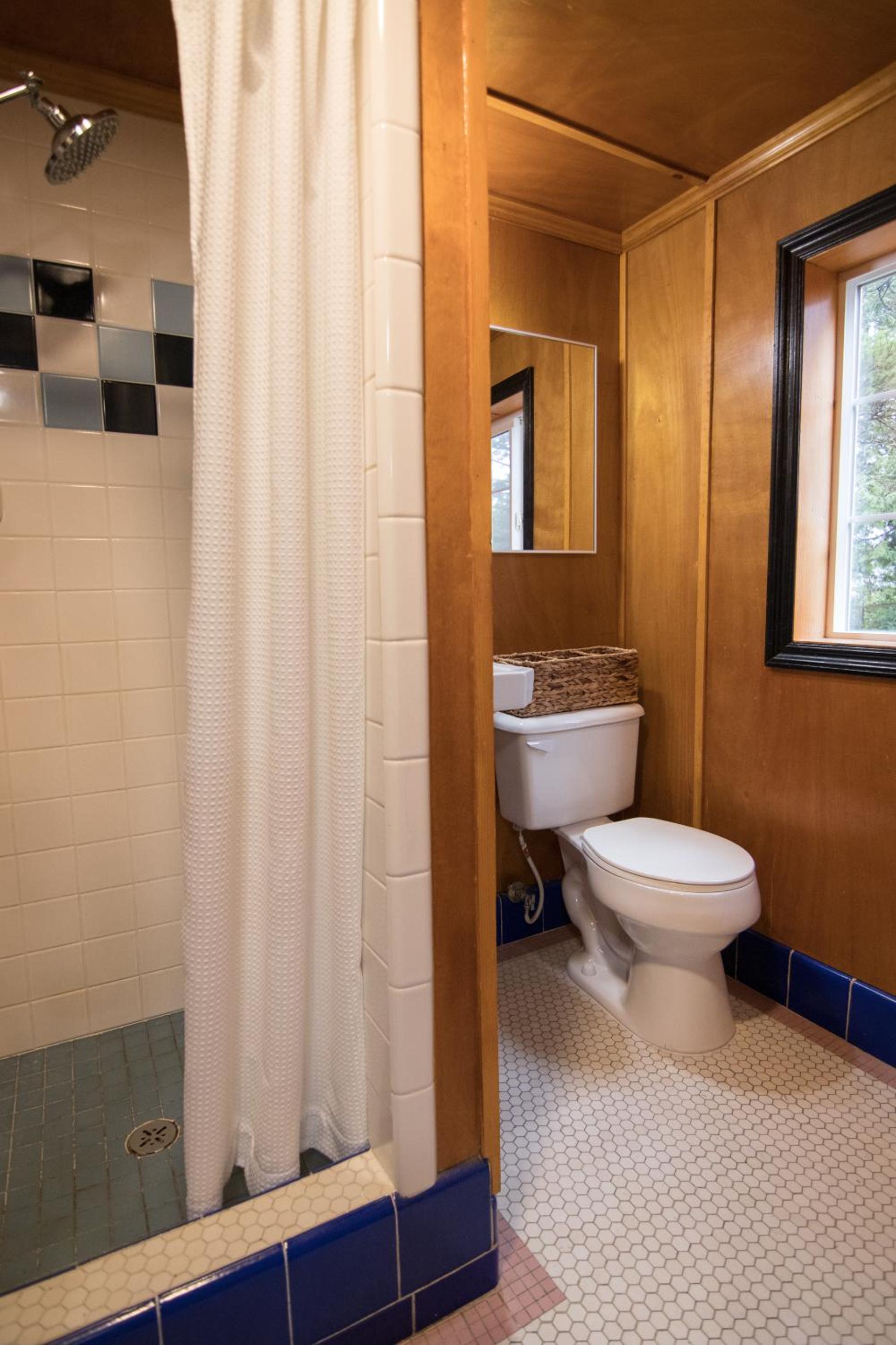 Deluxe King Room photo 2