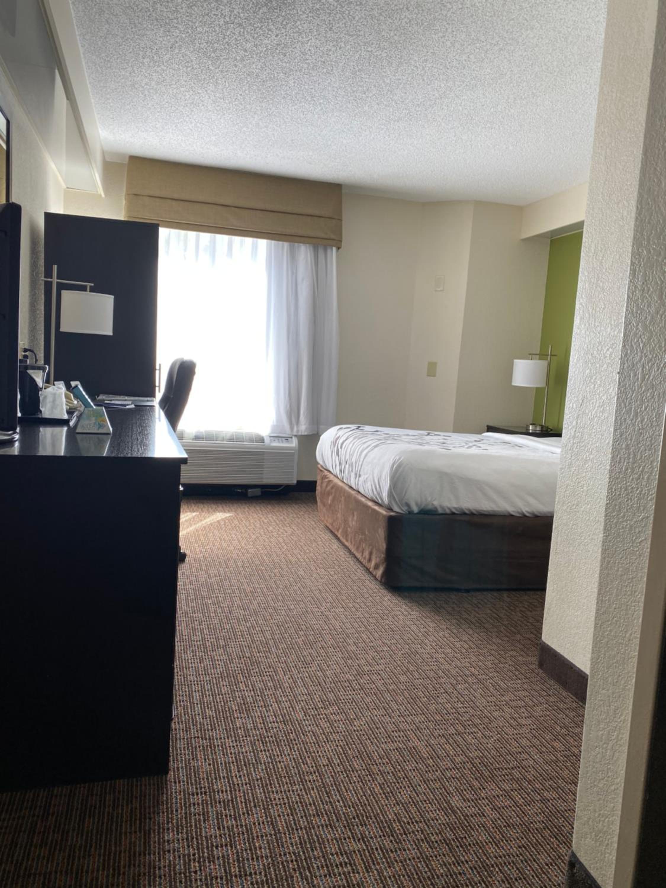 Queen Room - Accessible/Non-Smoking photo 1