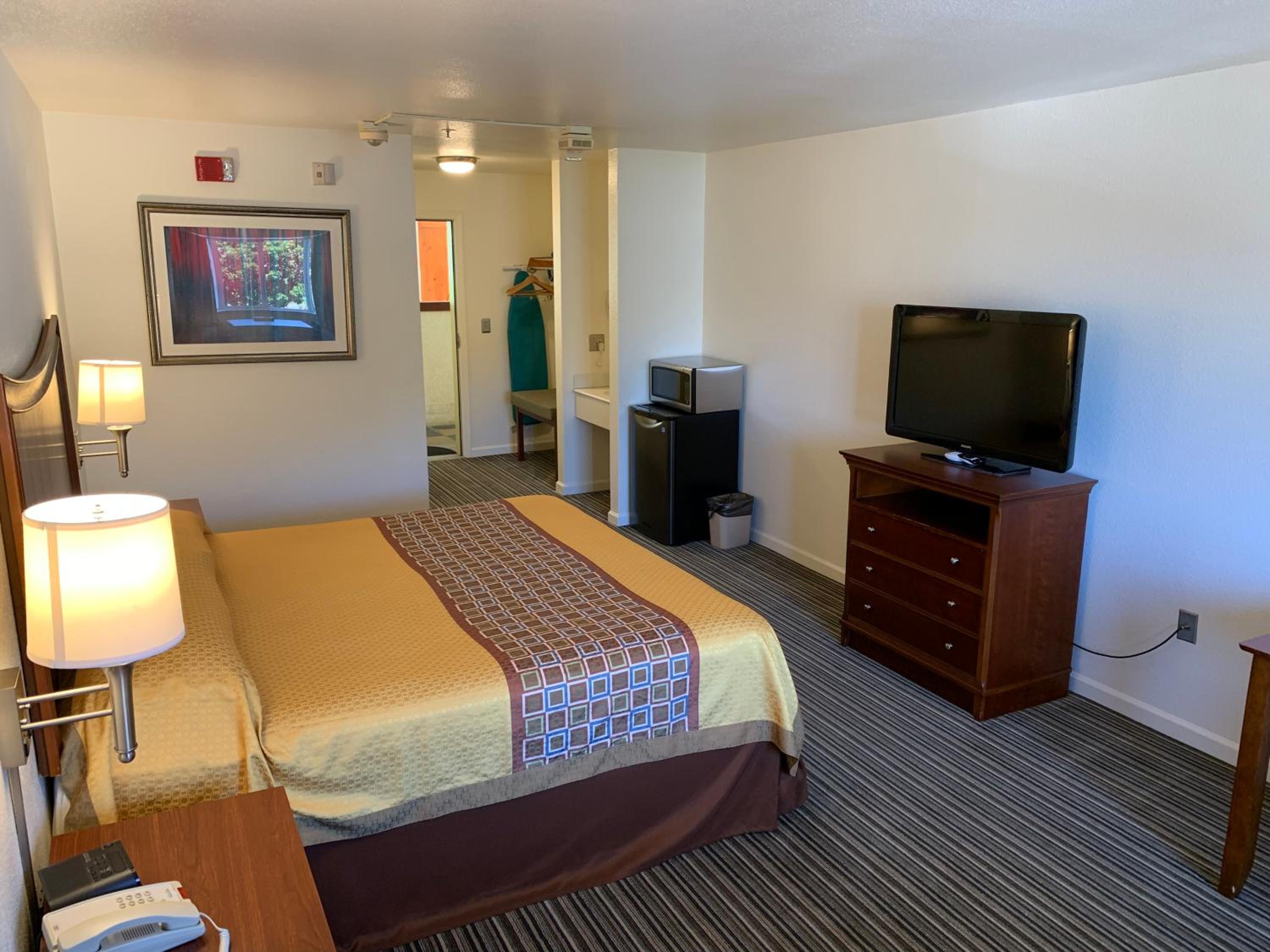 King Room thumbnail 5
