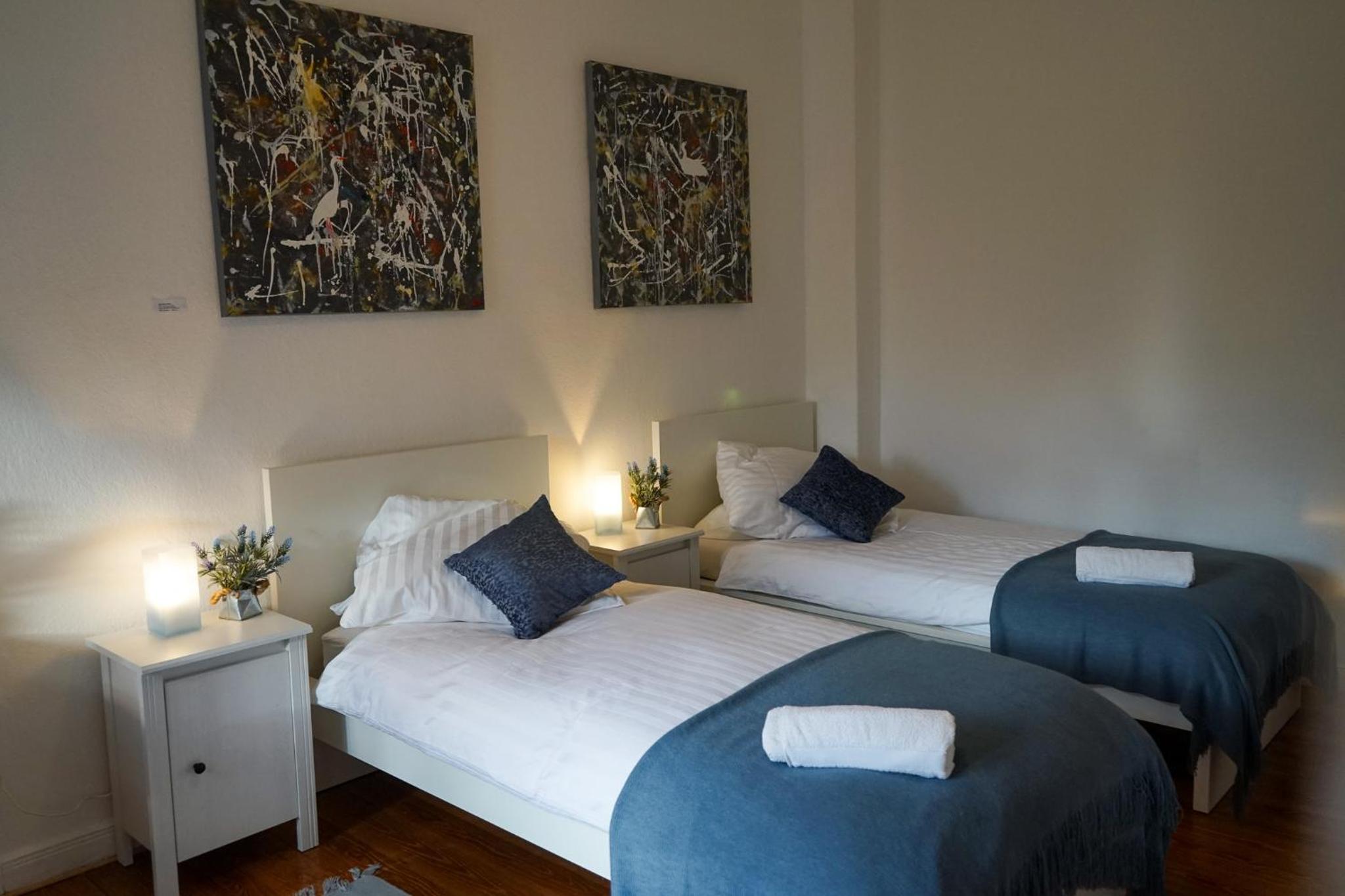 Apartment with Balcony - Photo 30