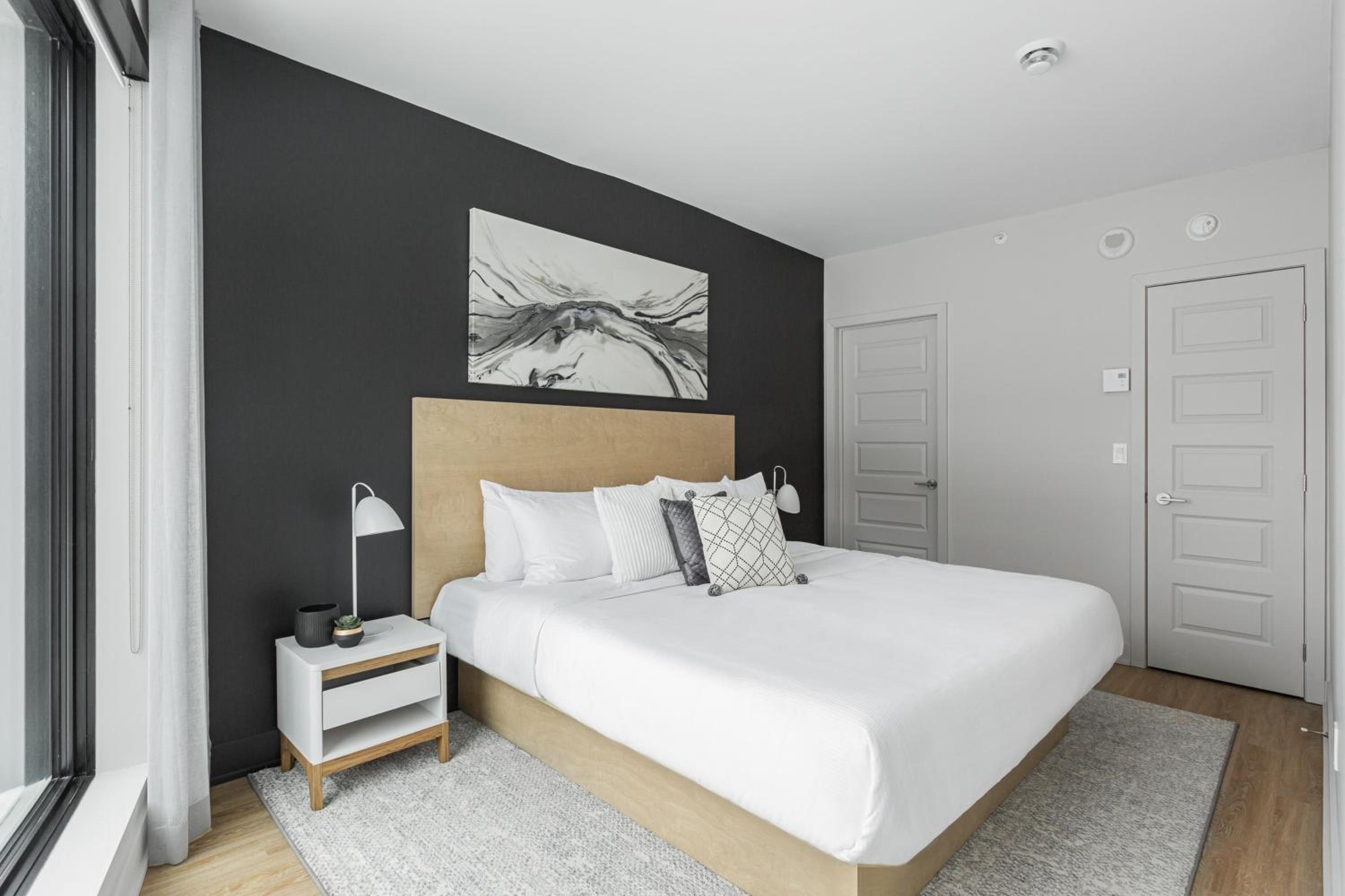 One-Bedroom Apartment with Balcony photo 1