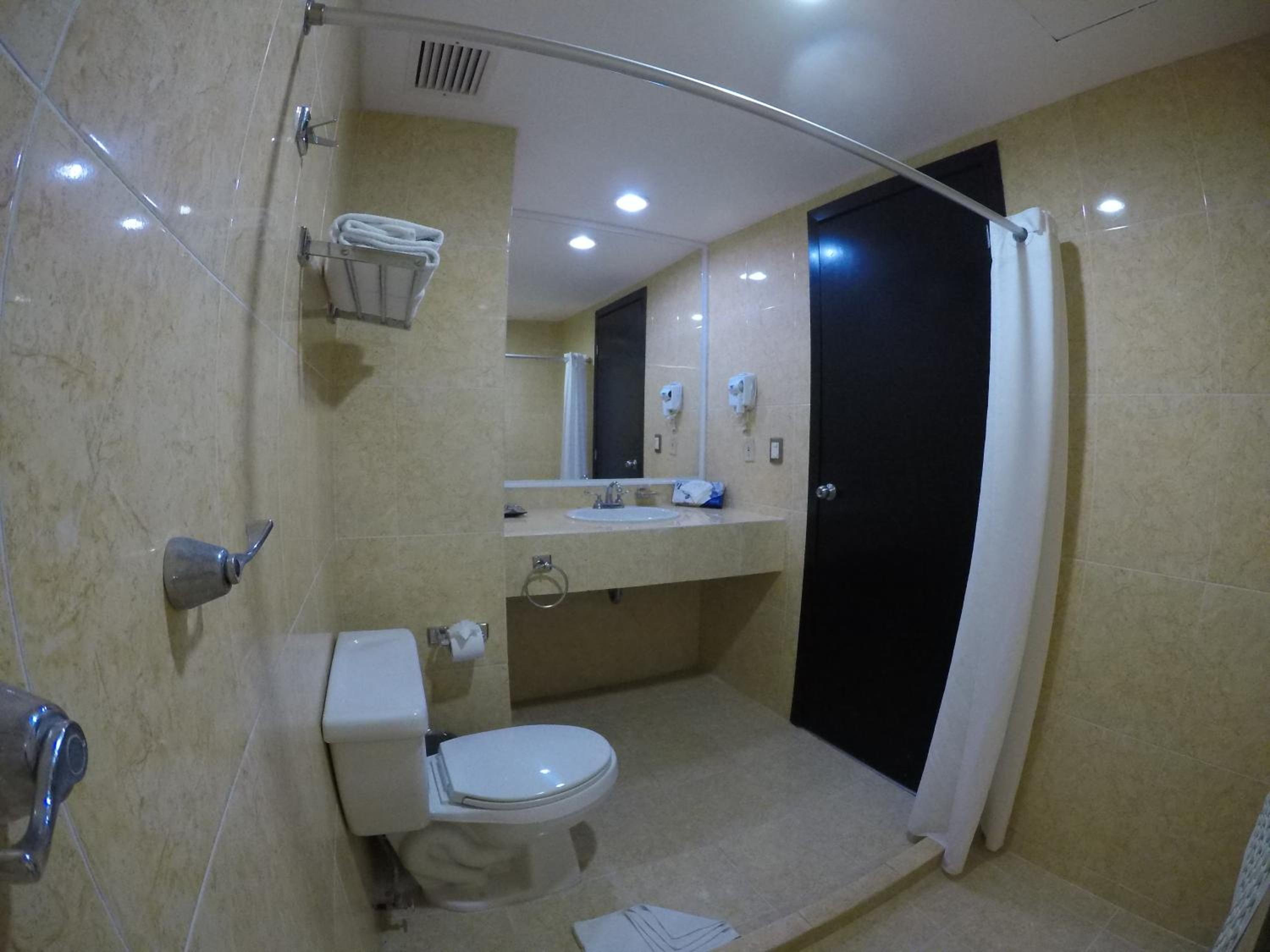 Double Room with Two Double Beds - Non-Smoking - Photo 16