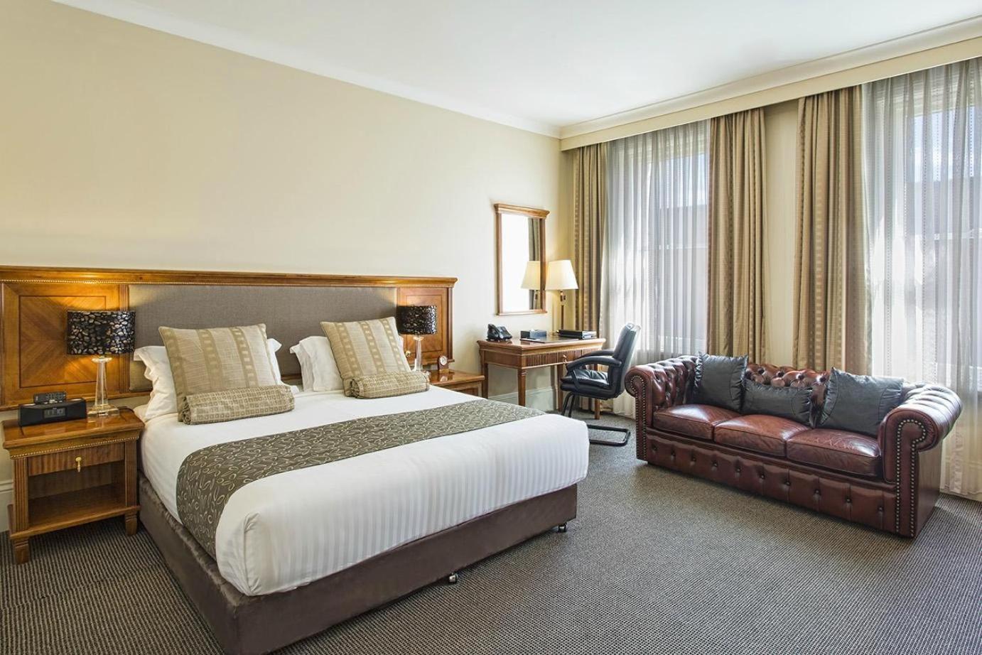 Deluxe Suite With Spa Bath photo 1