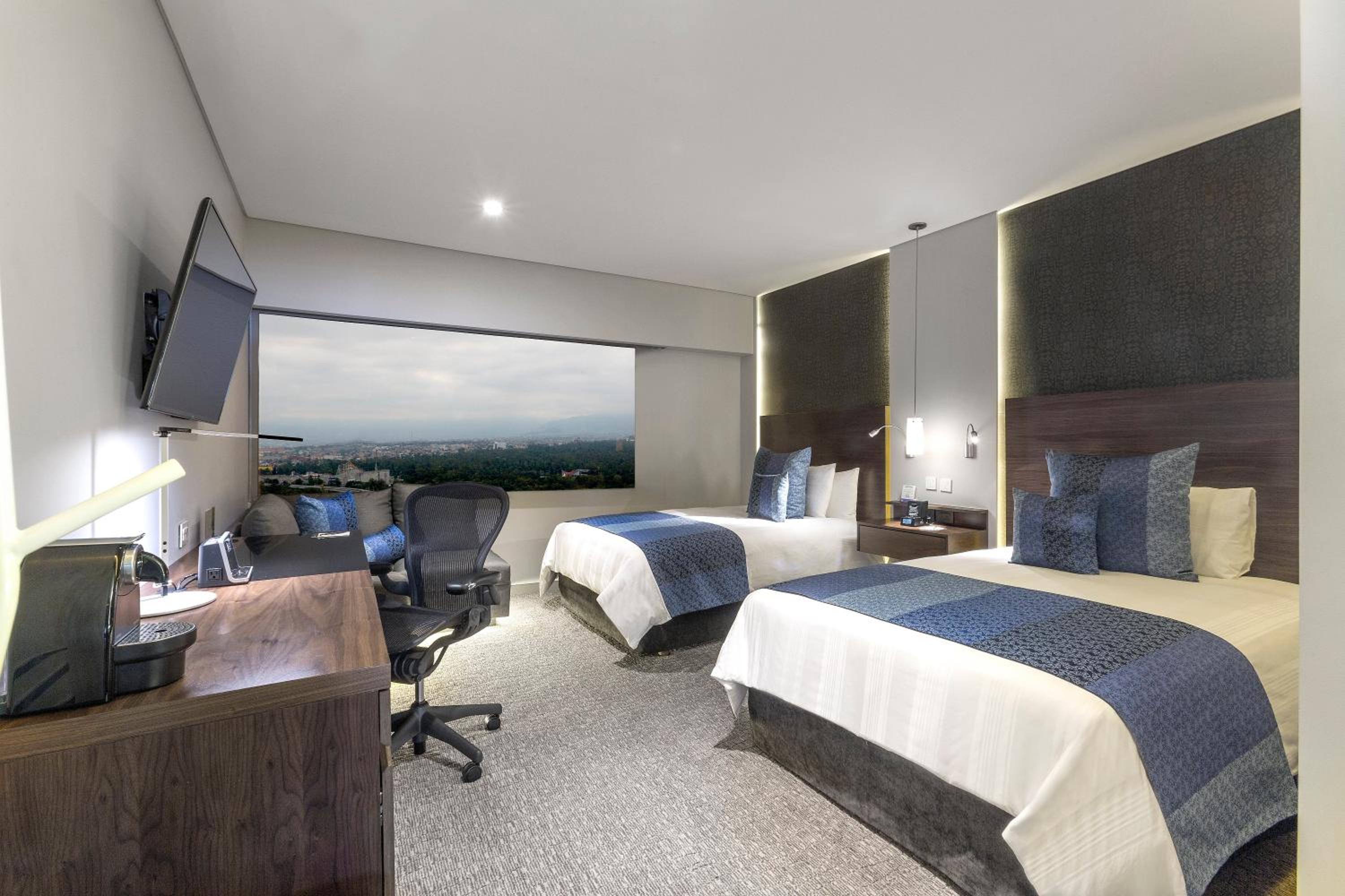 Double Room with Two Double Beds - Park View - Photo 2
