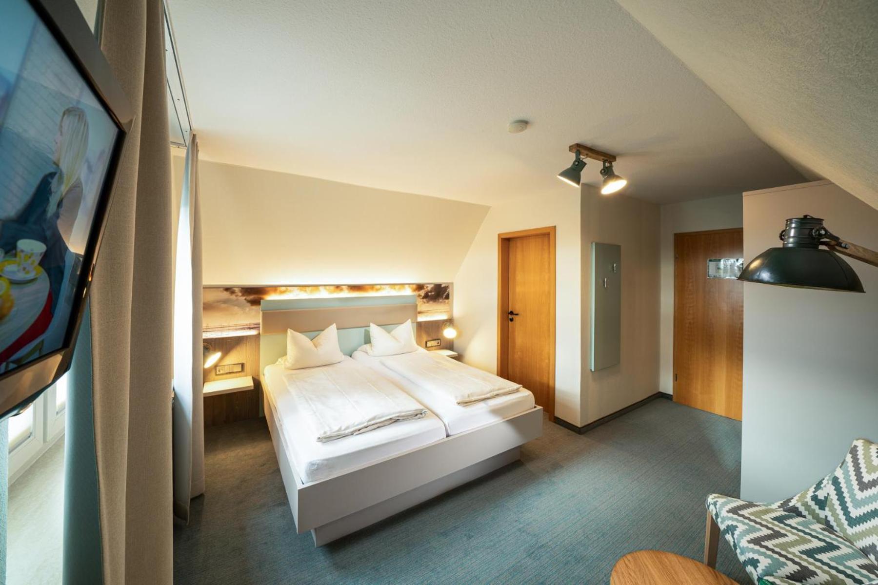Basic Double Room photo 3