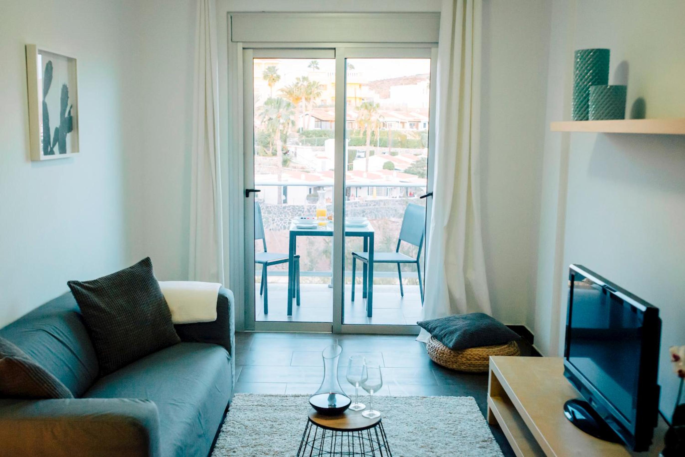Apartment with Sea View - Photo 8