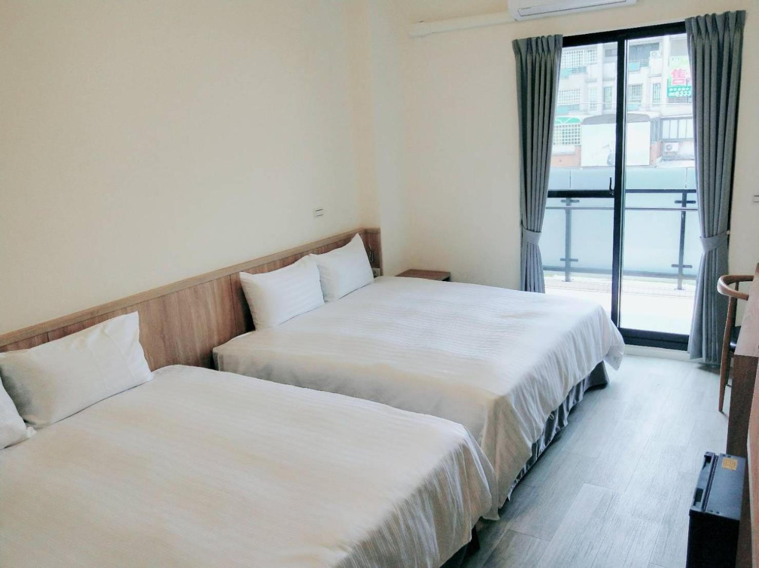 Quadruple Room with Balcony photo 1