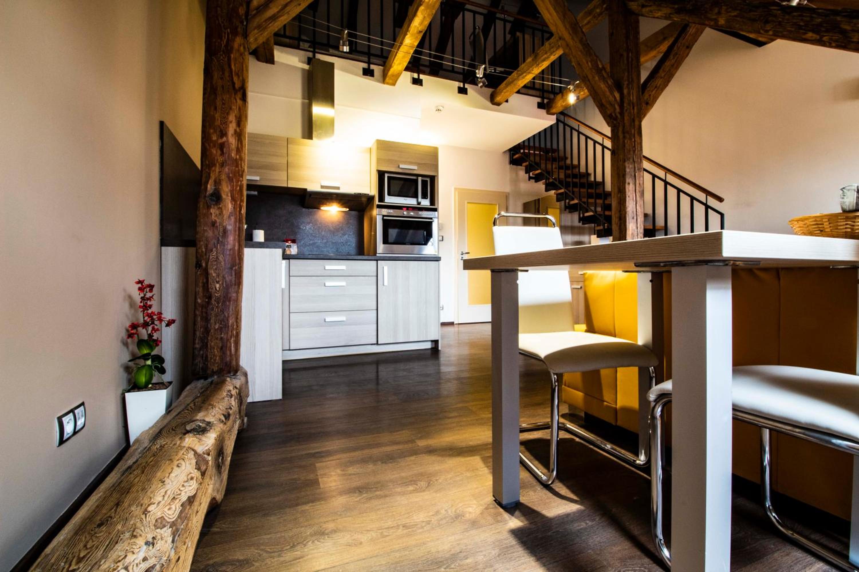 One-Bedroom Apartment with Terrace - Split Level - Photo 16