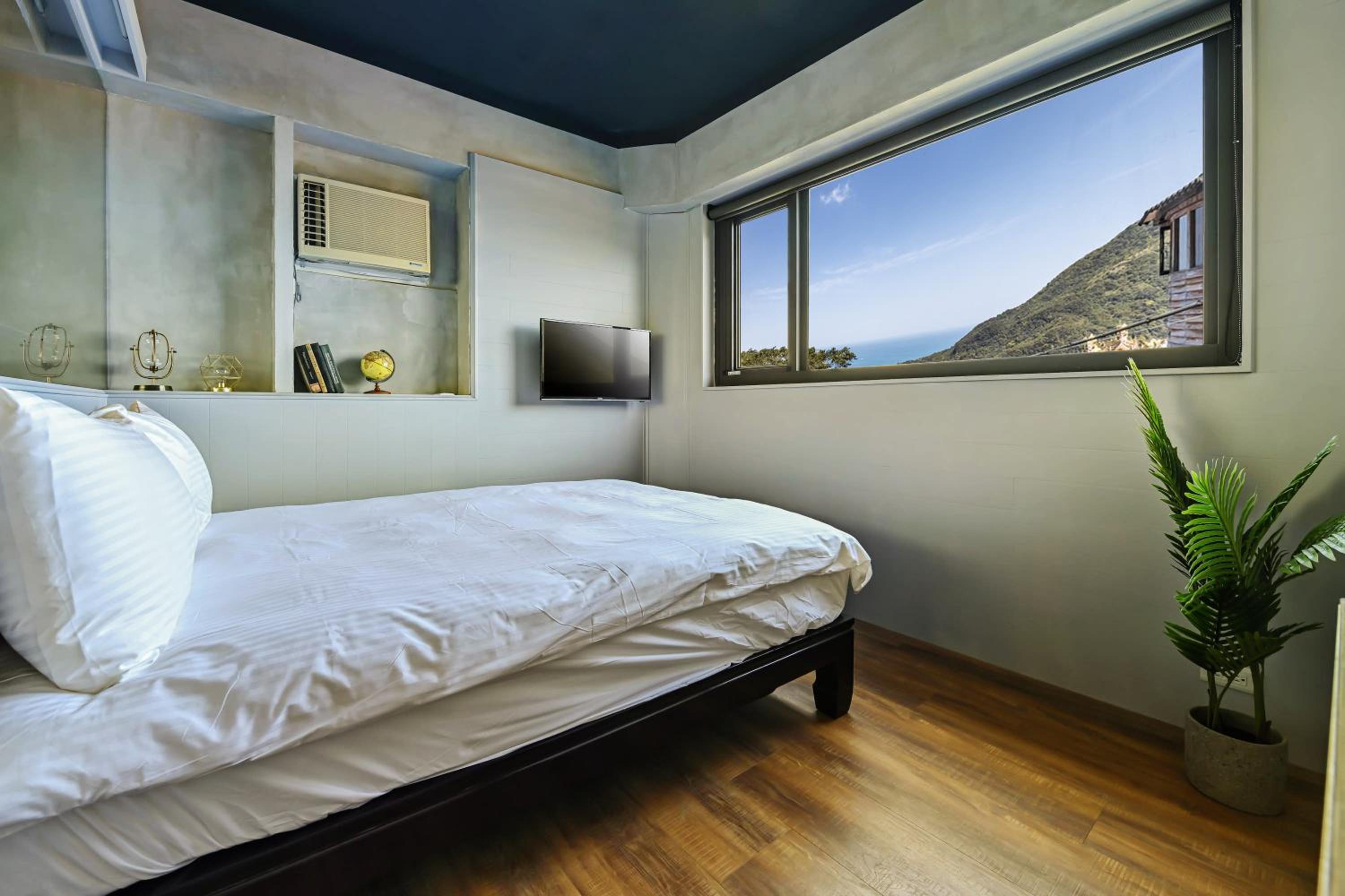 Superior Double Room with Mountain View