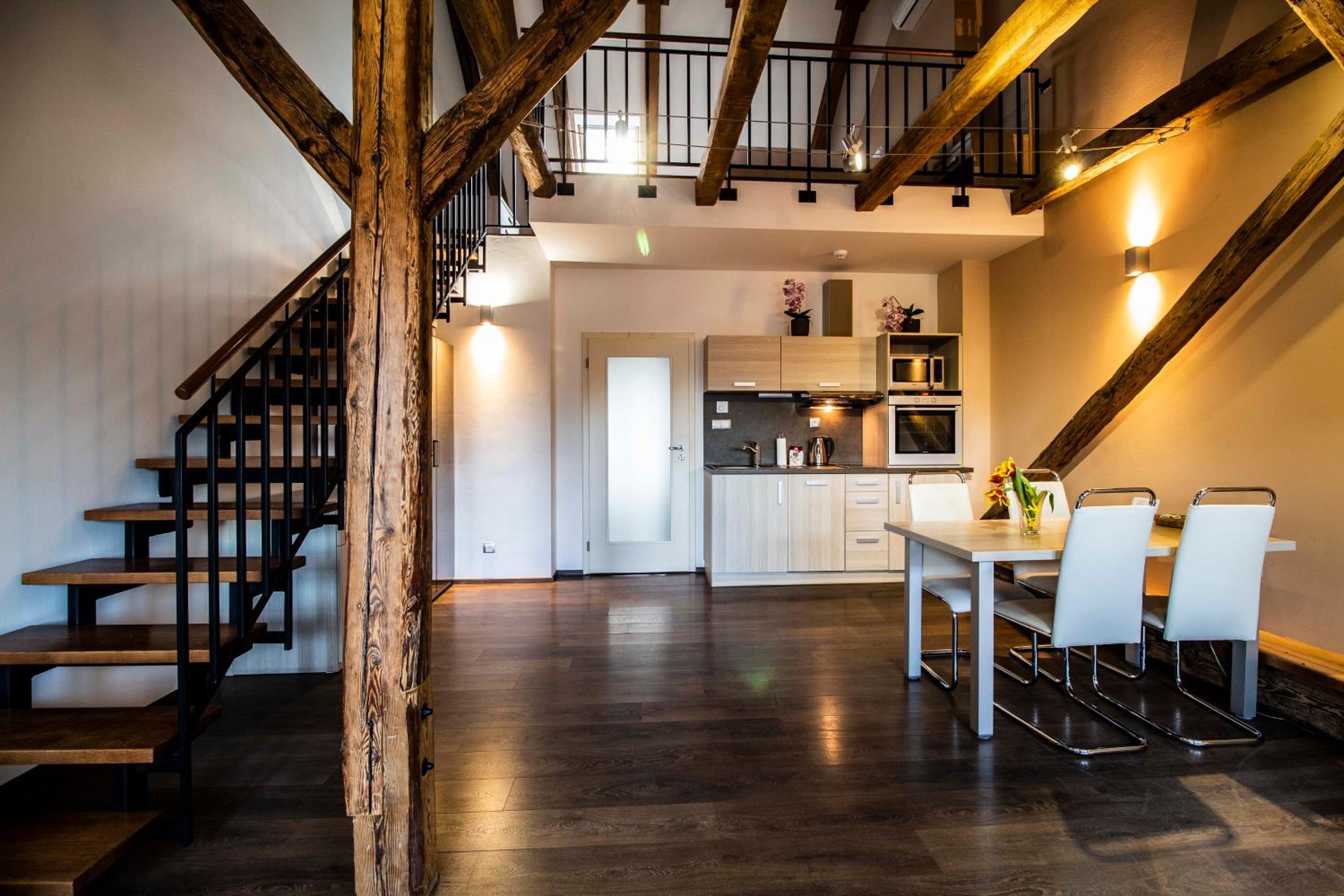 Two-Bedroom Apartment with Terrace - Split Level - Photo 4