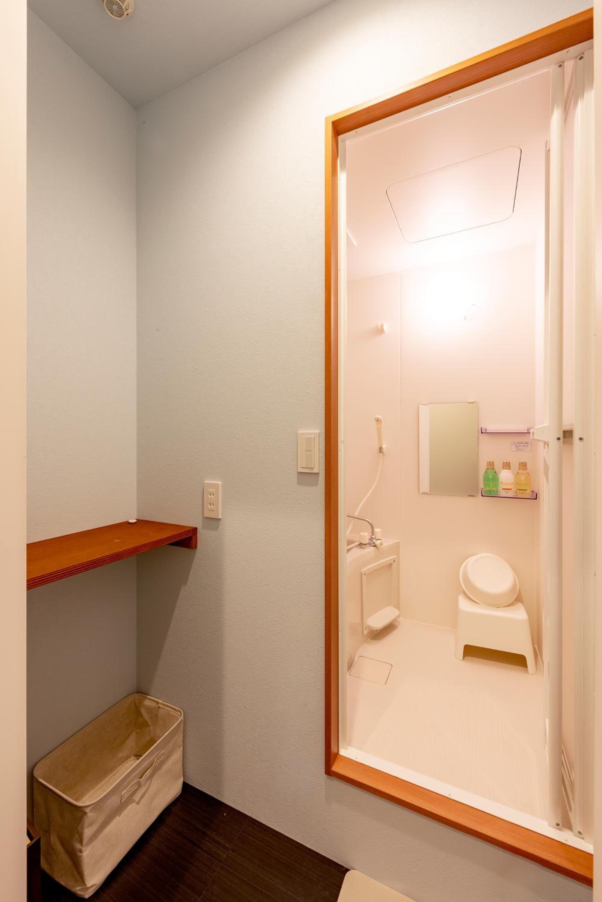Small Double Room with Shared Shower and Toilet photo 3
