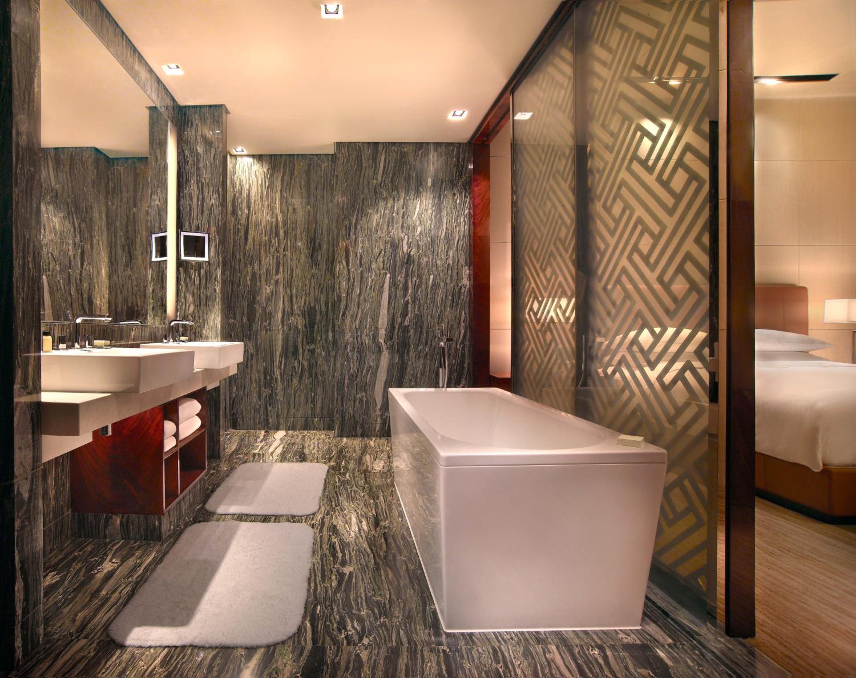 One-Bedroom Apartment with King Bed and Club Access - Photo 6