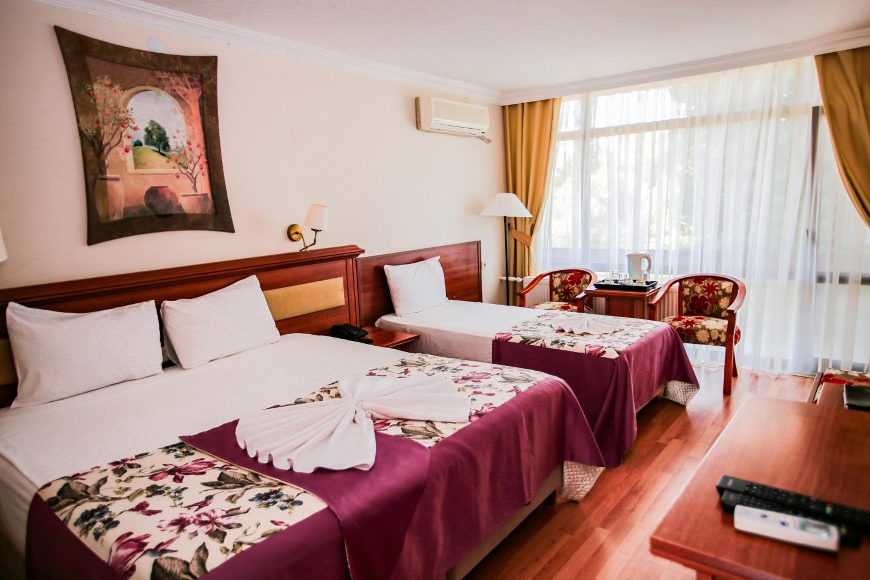 Superior Triple Room photo 2