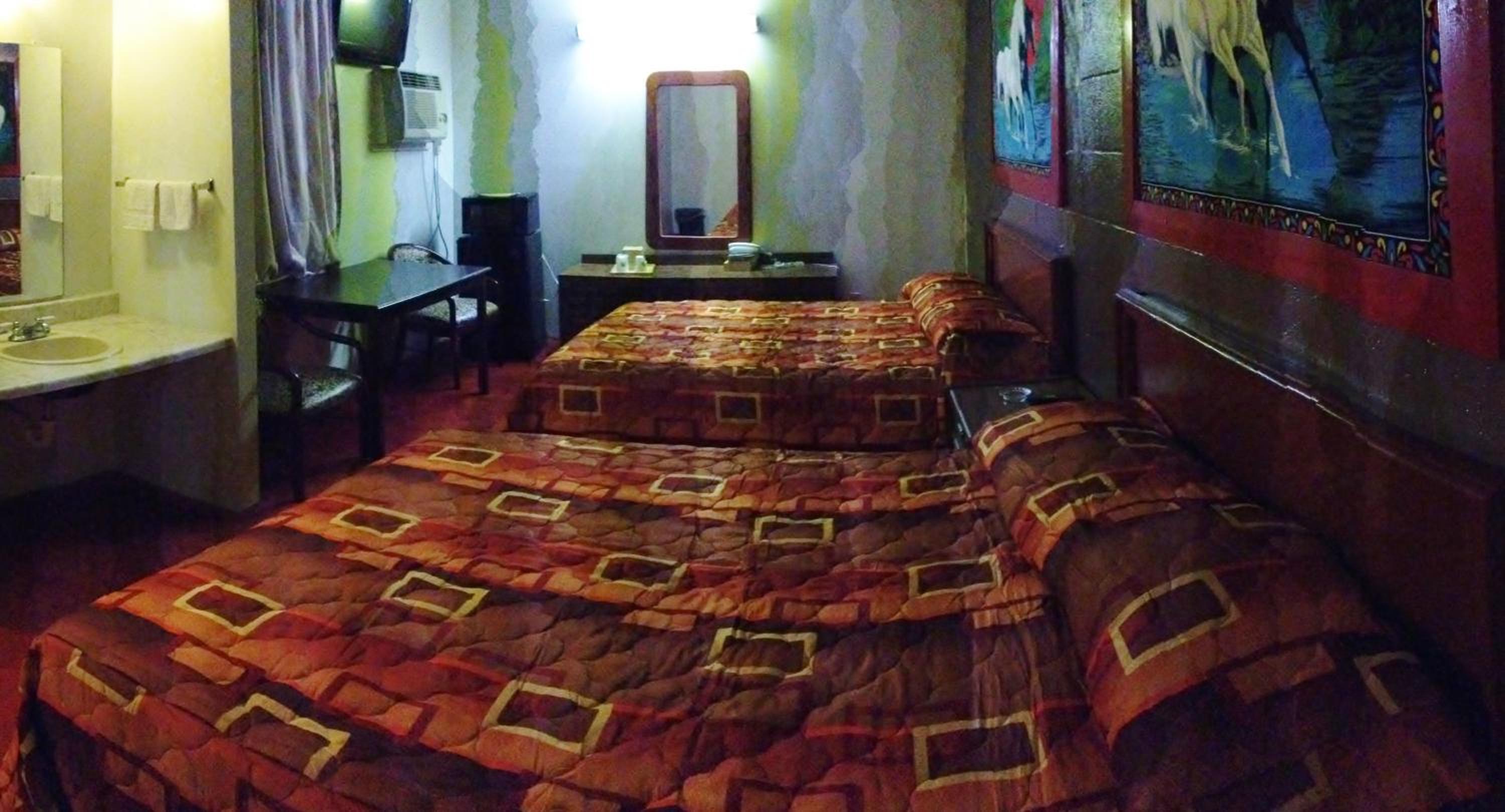 Queen Room with Two Queen Beds - Photo 1