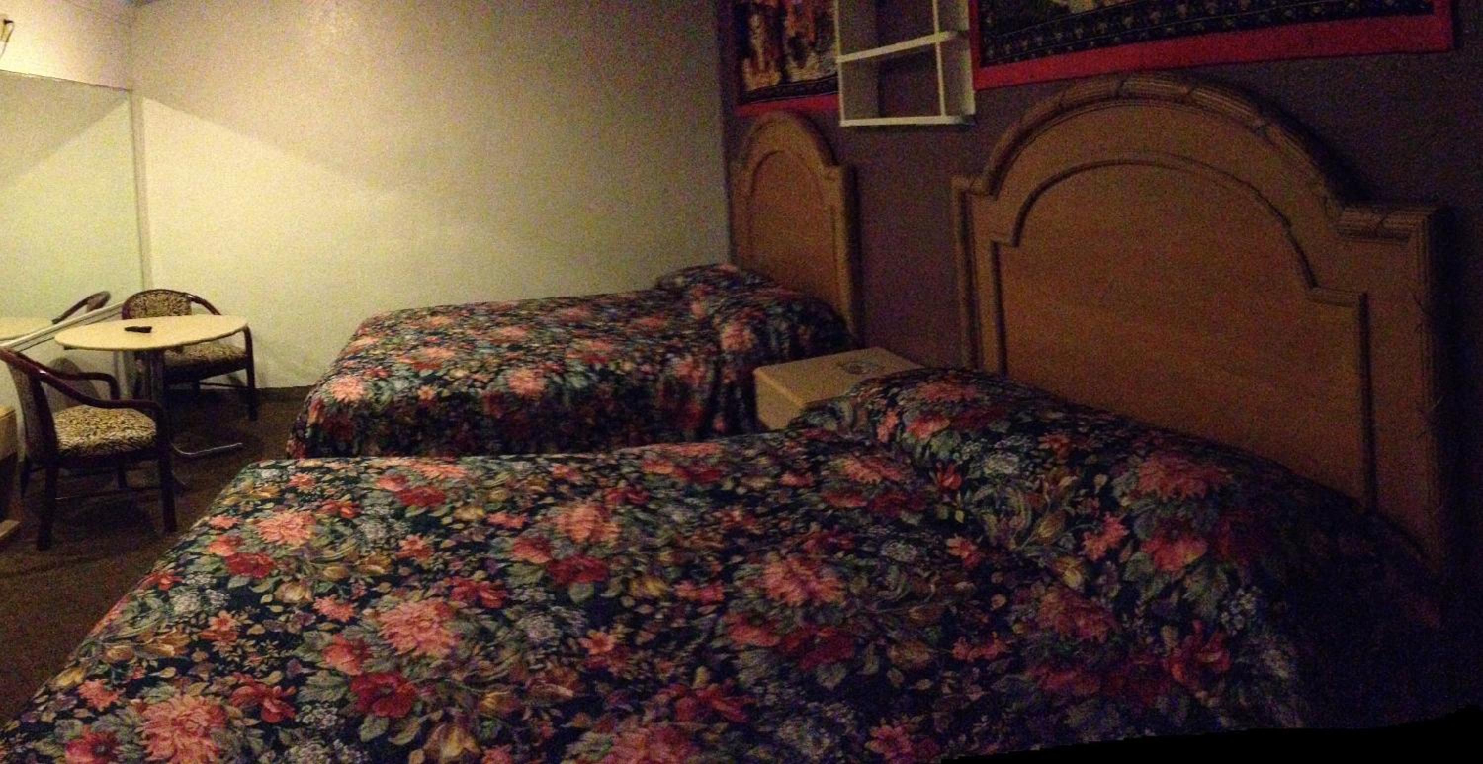 Queen Room with Two Queen Beds - Photo 24