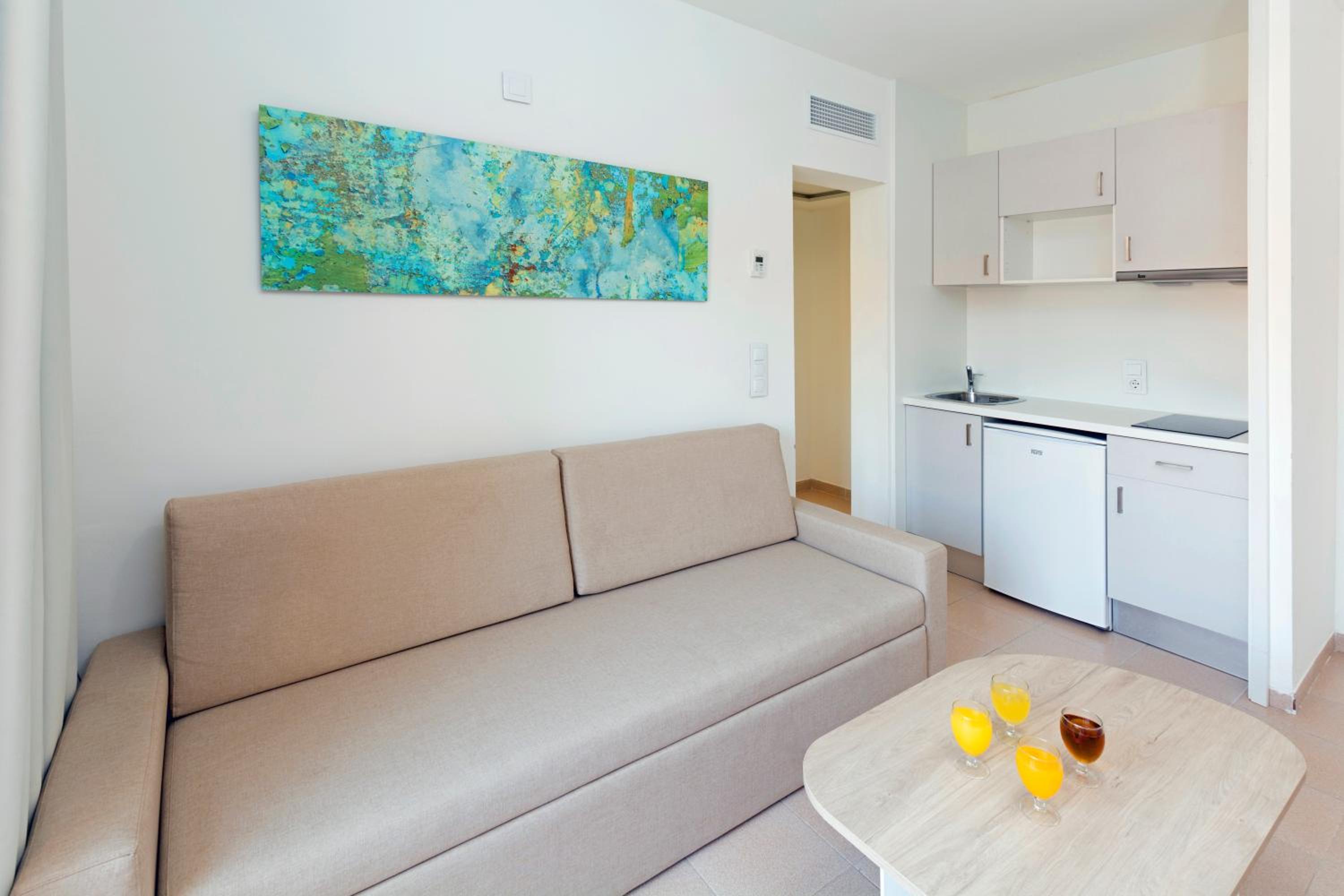 One-Bedroom Apartment for Short Stays (2 Adults + 1 Child) photo 3