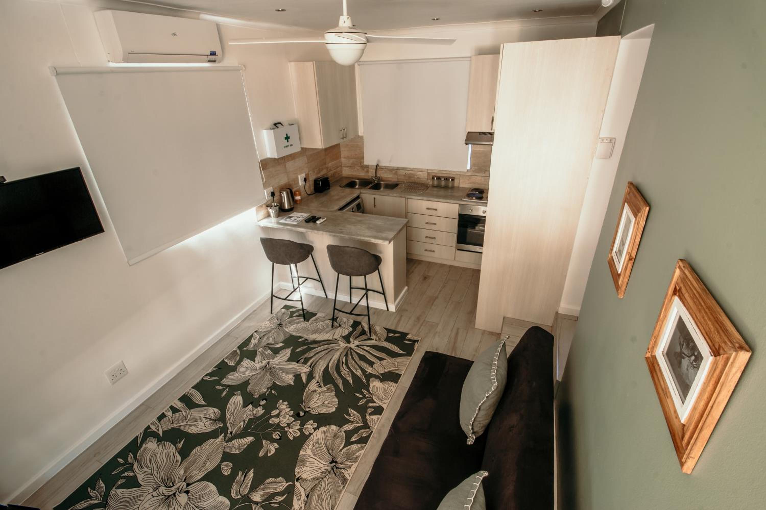 Villa photo 2
