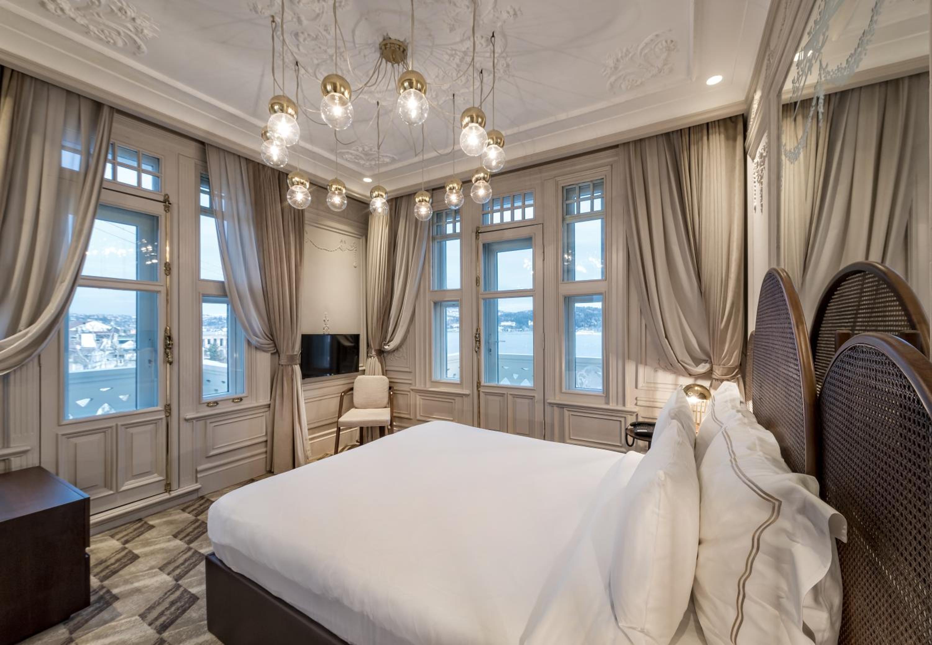 Executive Bosphorus Suite