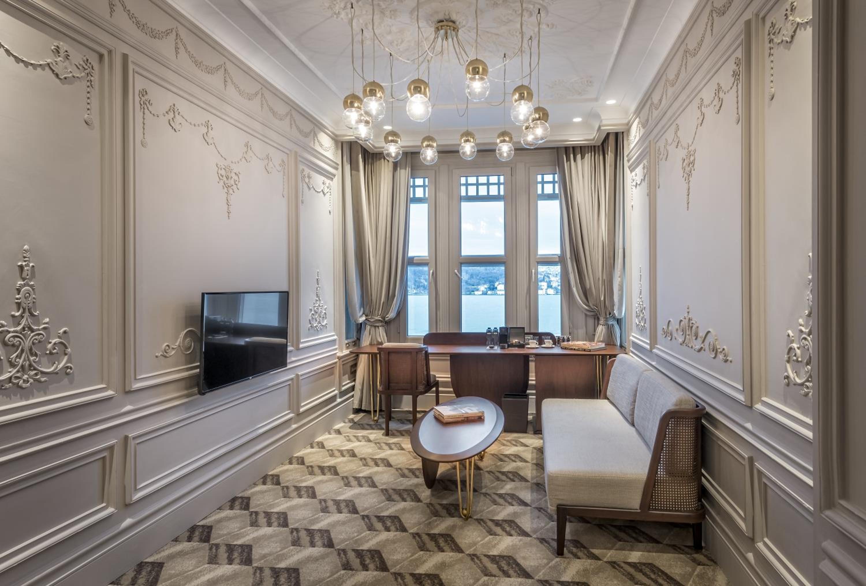 Executive Bosphorus Suite
