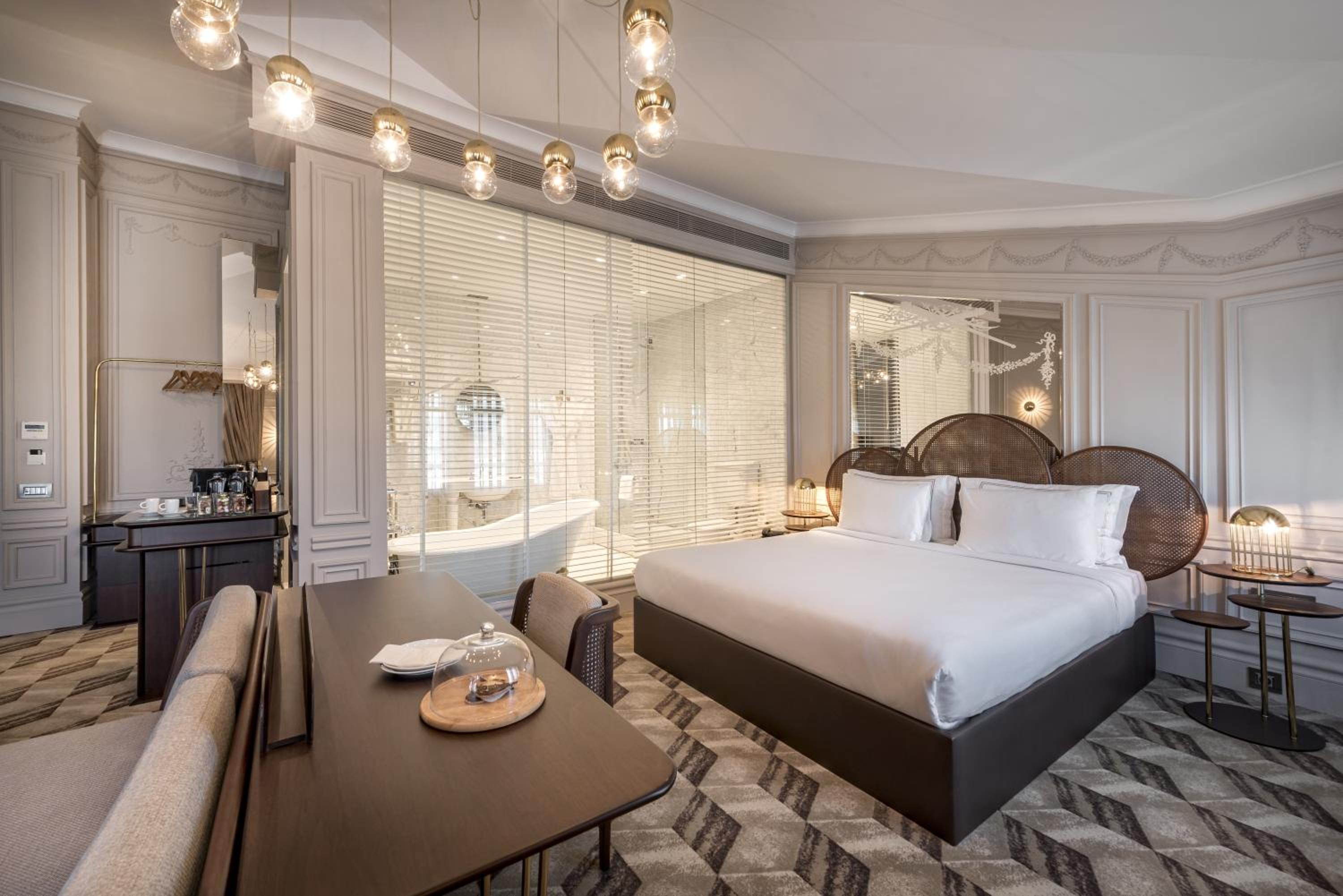 Romantic Penthouse Suite thumbnail 5