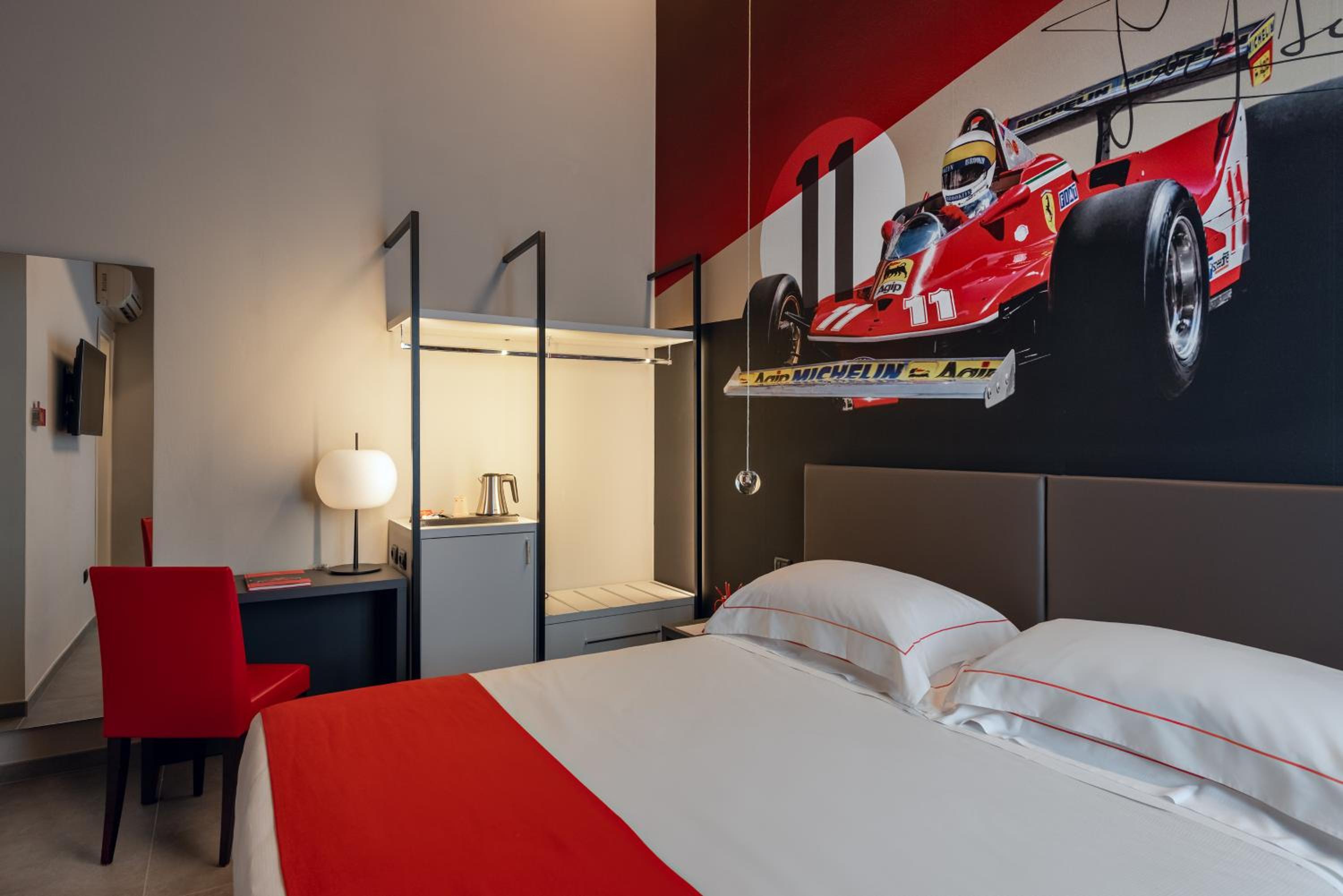 Deluxe Double or Twin Room - Photo 9